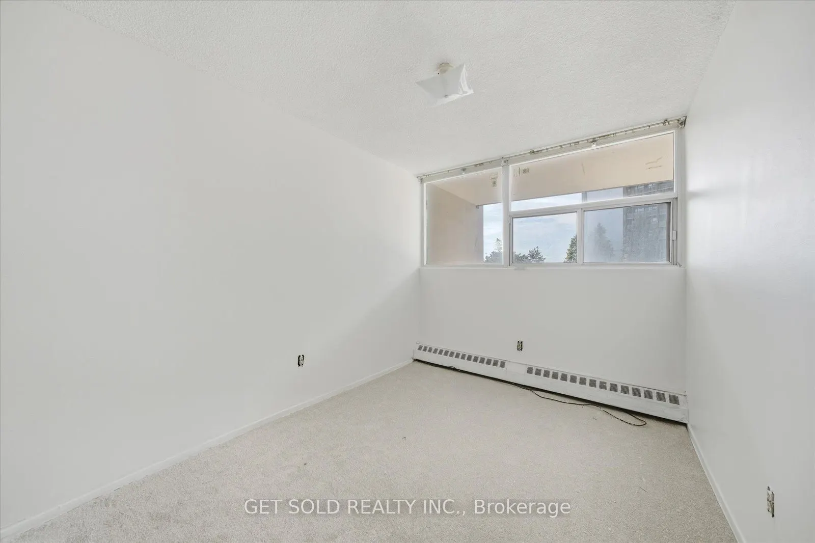 2121 Roche Court, #301
