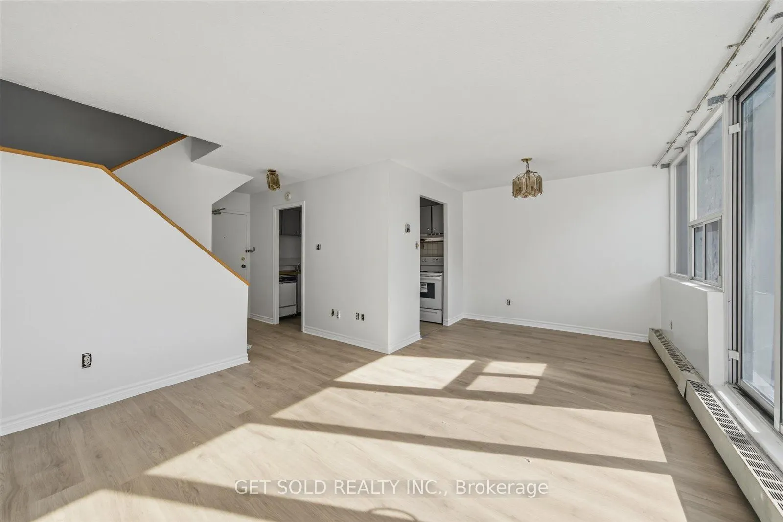 2121 Roche Court, #301