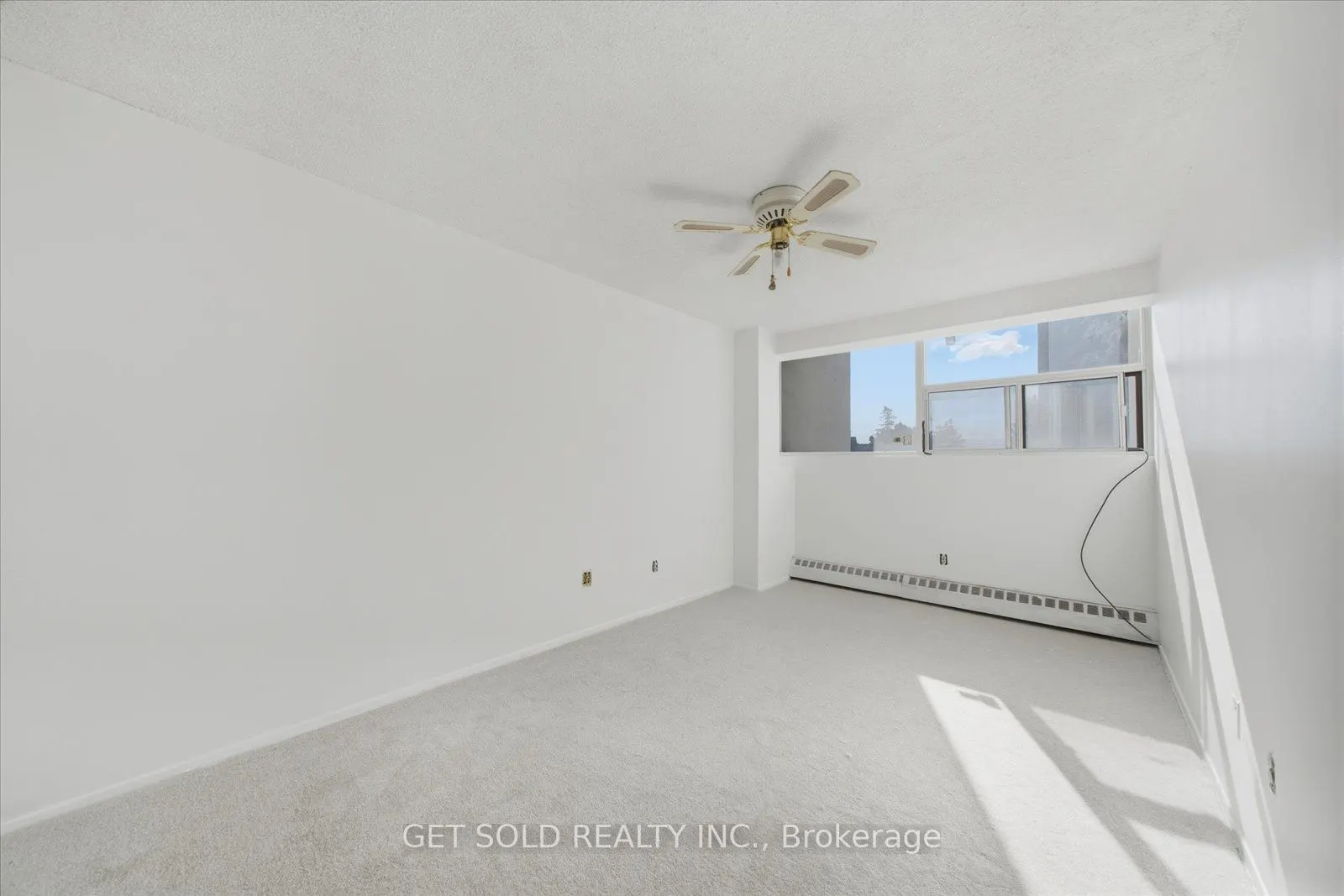 2121 Roche Court, #301