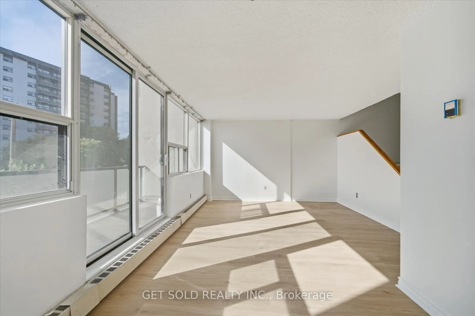 2121 Roche Court, #301