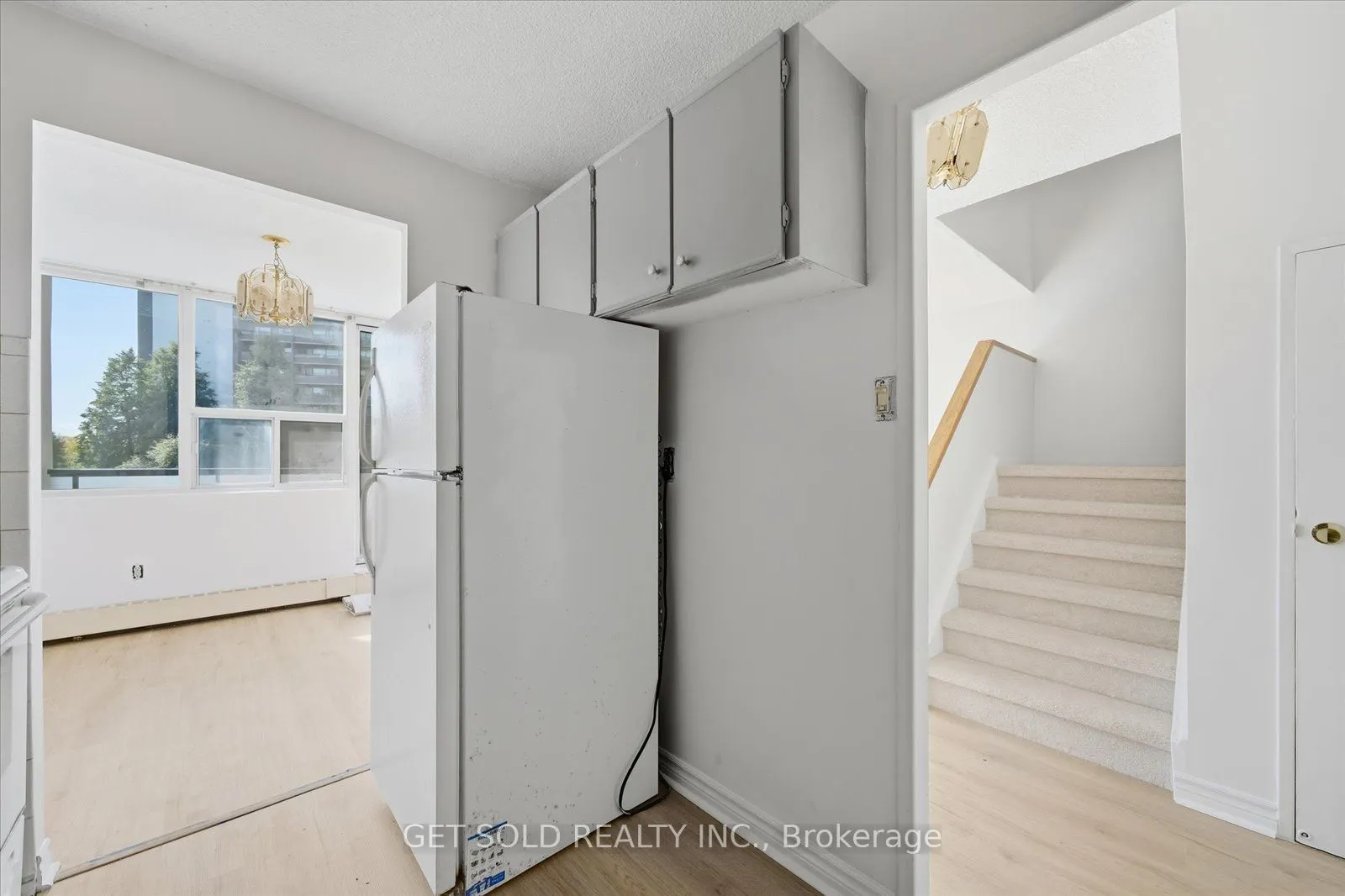 2121 Roche Court, #301