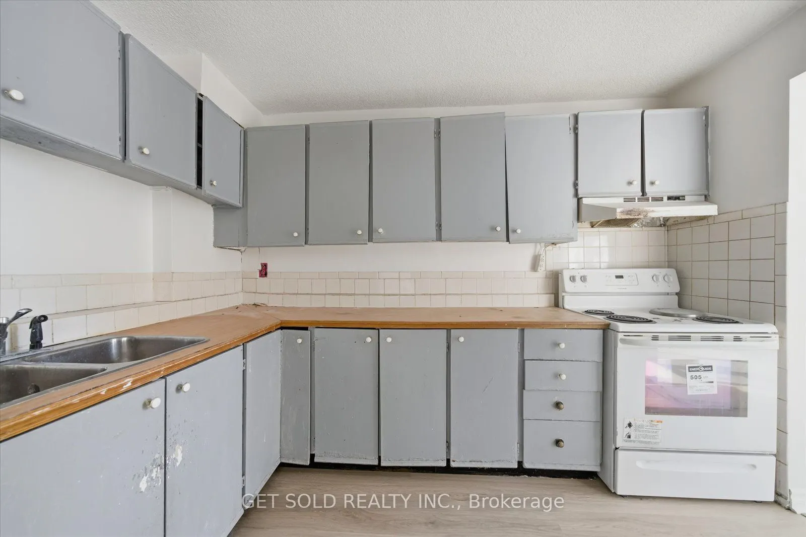 2121 Roche Court, #301