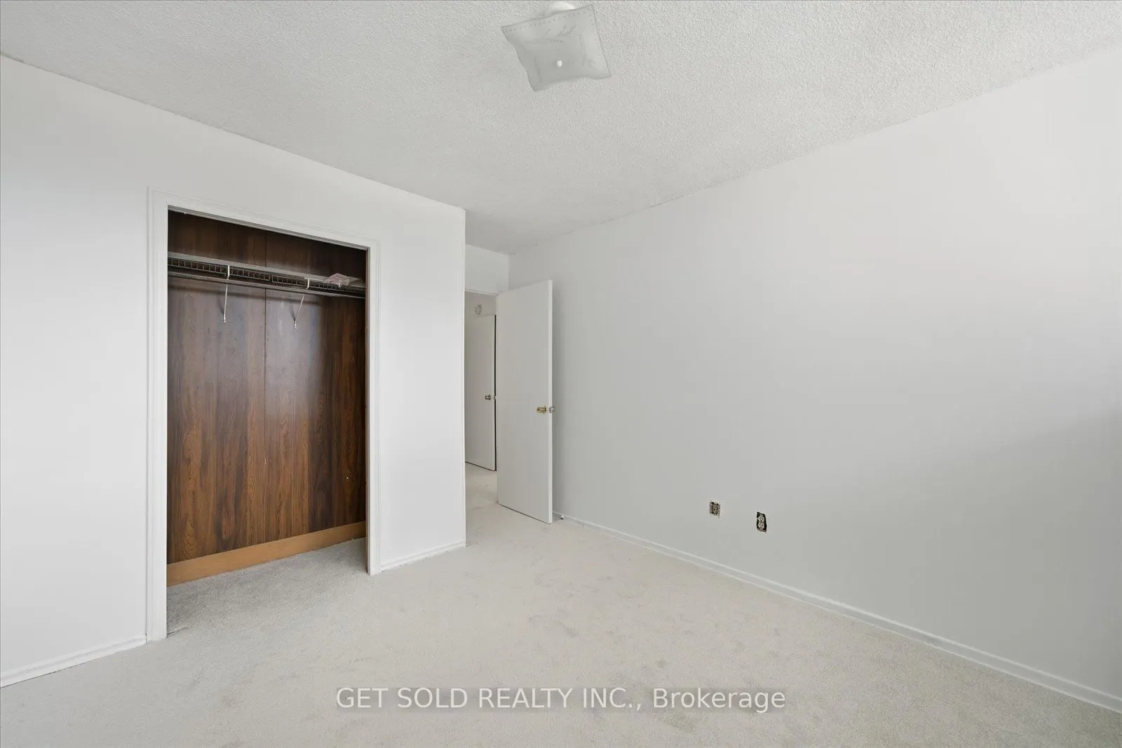 2121 Roche Court, #301