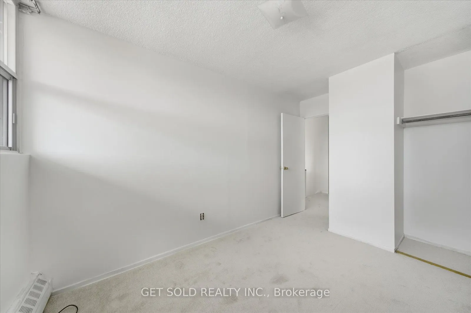 2121 Roche Court, #301