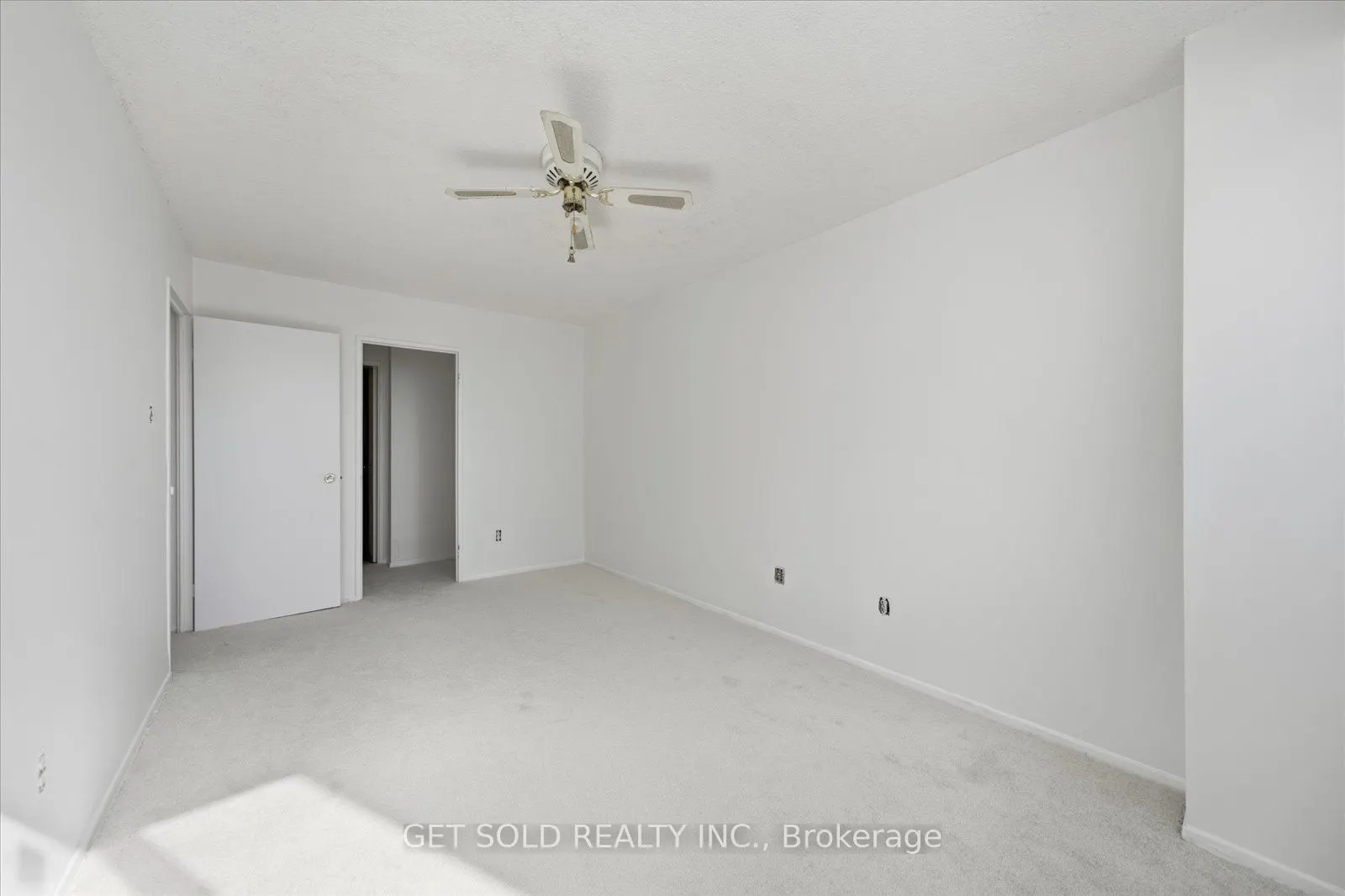 2121 Roche Court, #301