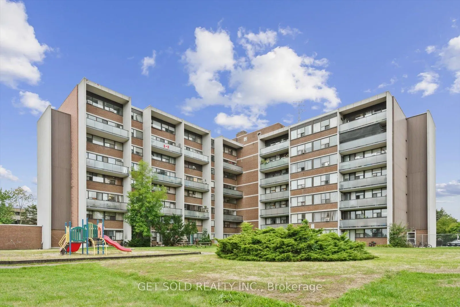 2121 Roche Court, #301