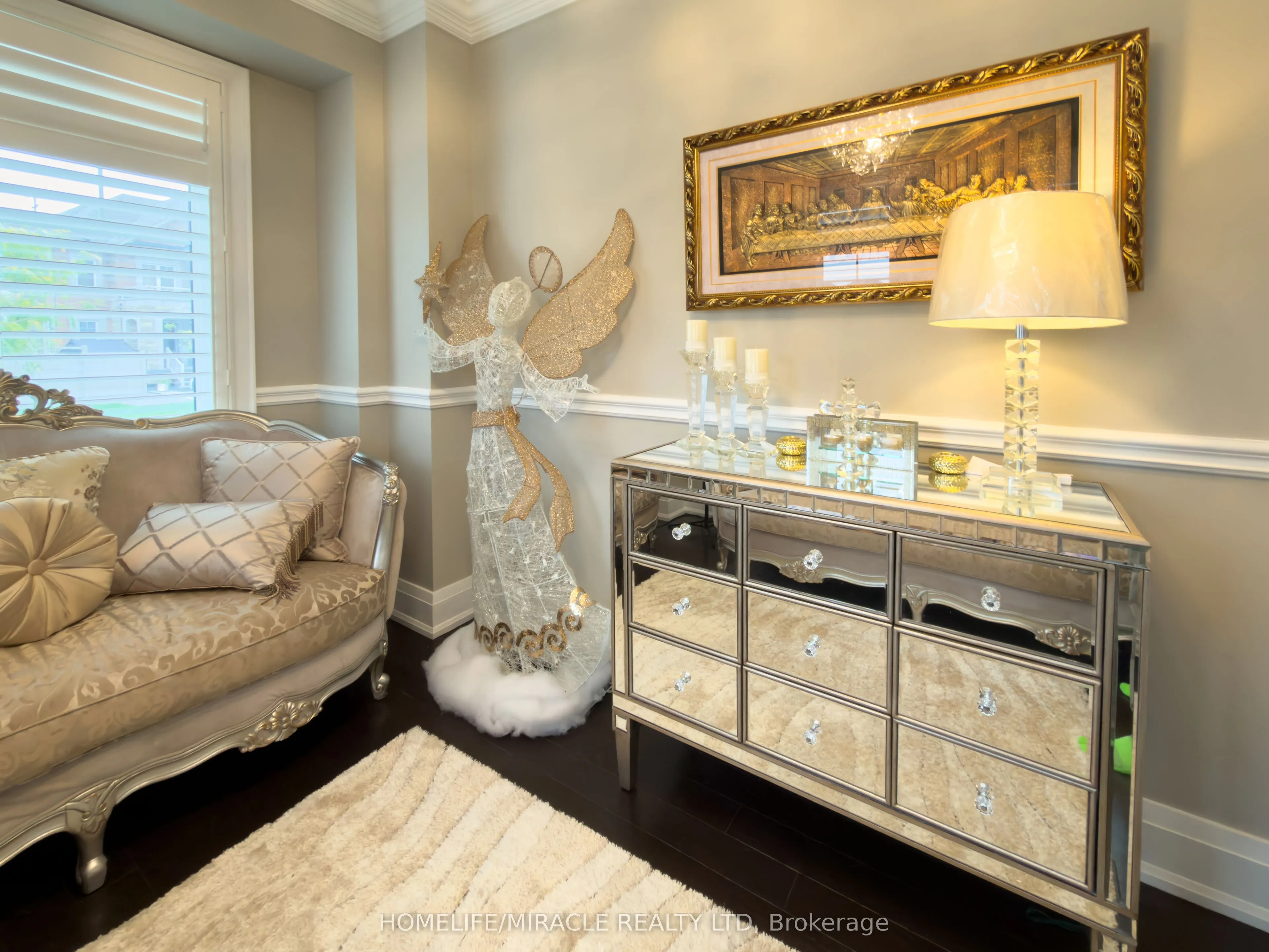 404 Queen Mary Drive