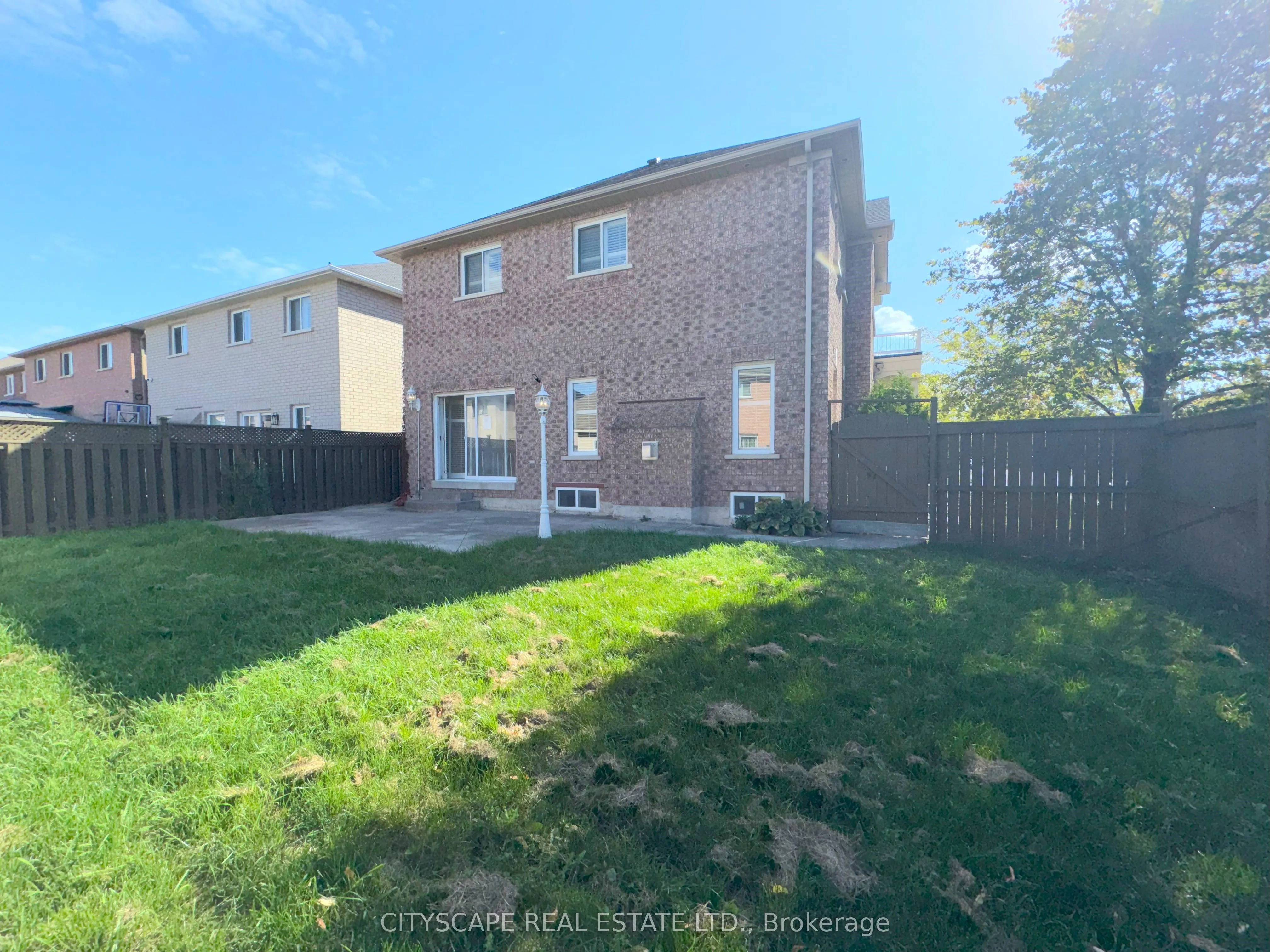 23 Brentcliff Drive