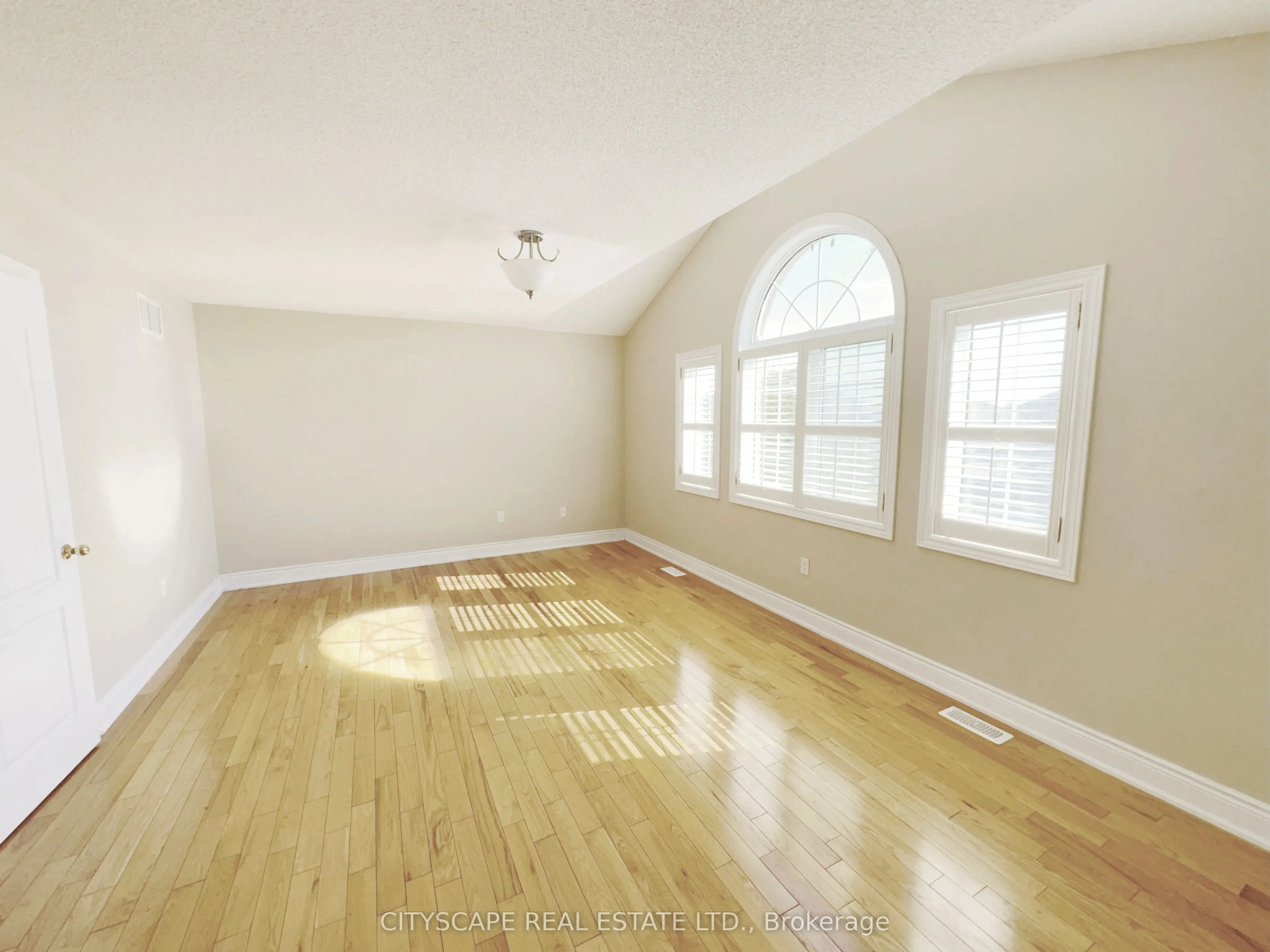 23 Brentcliff Drive
