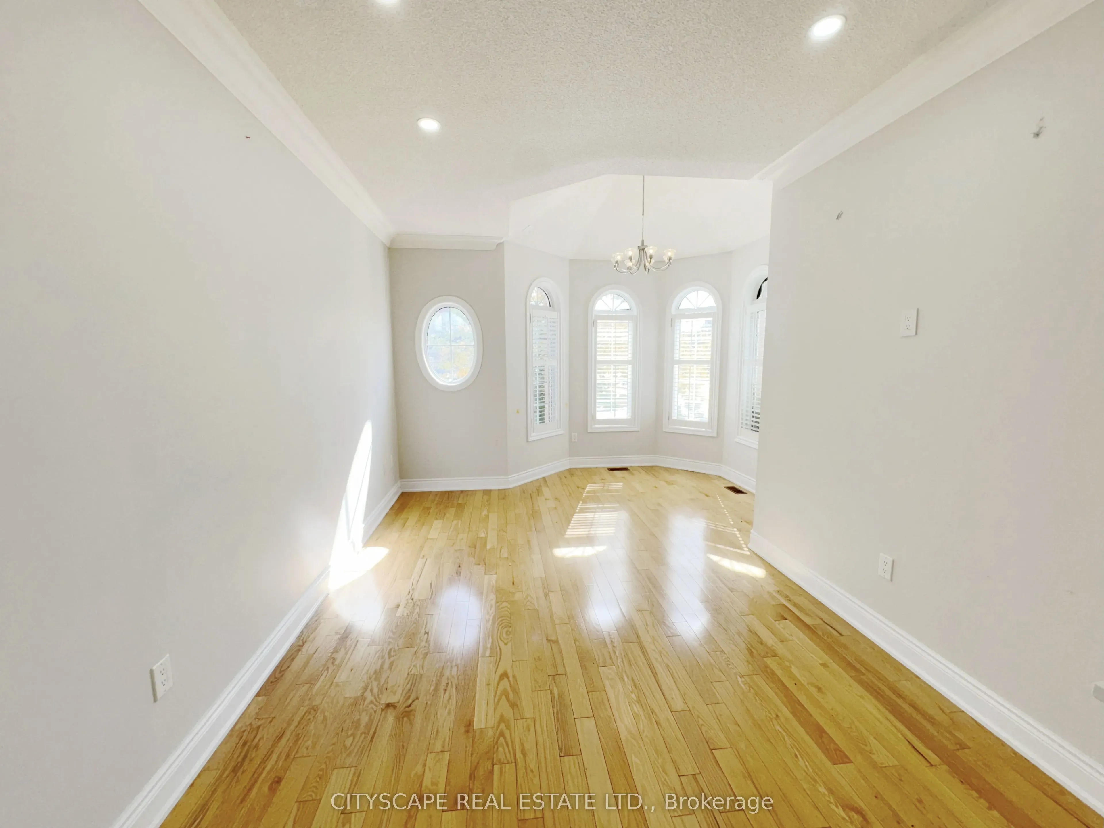 23 Brentcliff Drive