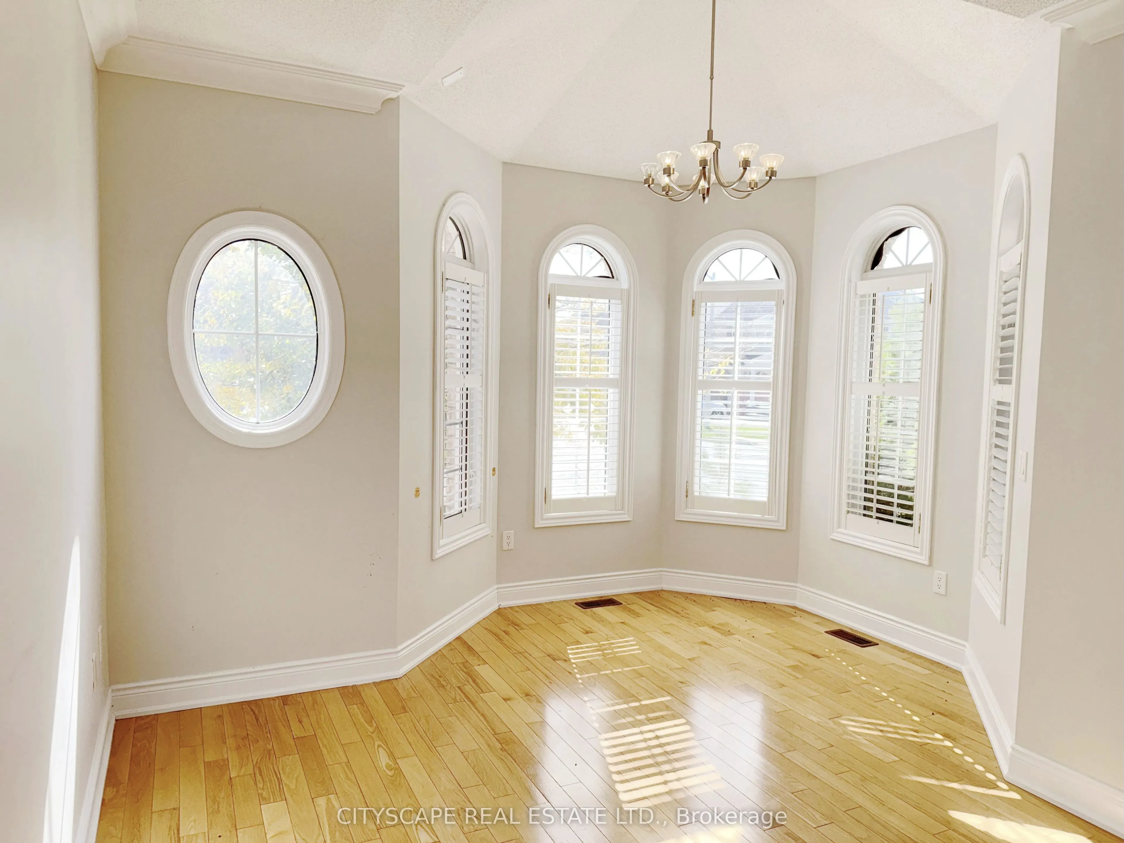23 Brentcliff Drive