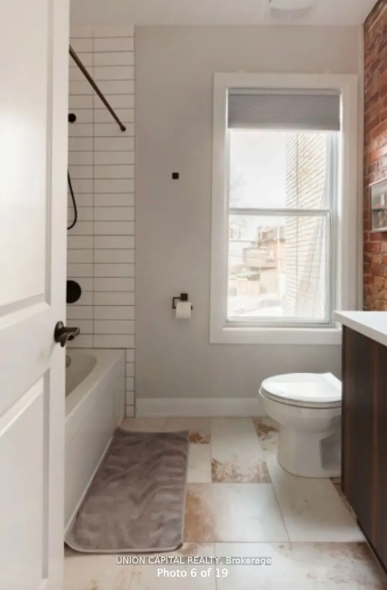 1412 Queen Street W, #Upper