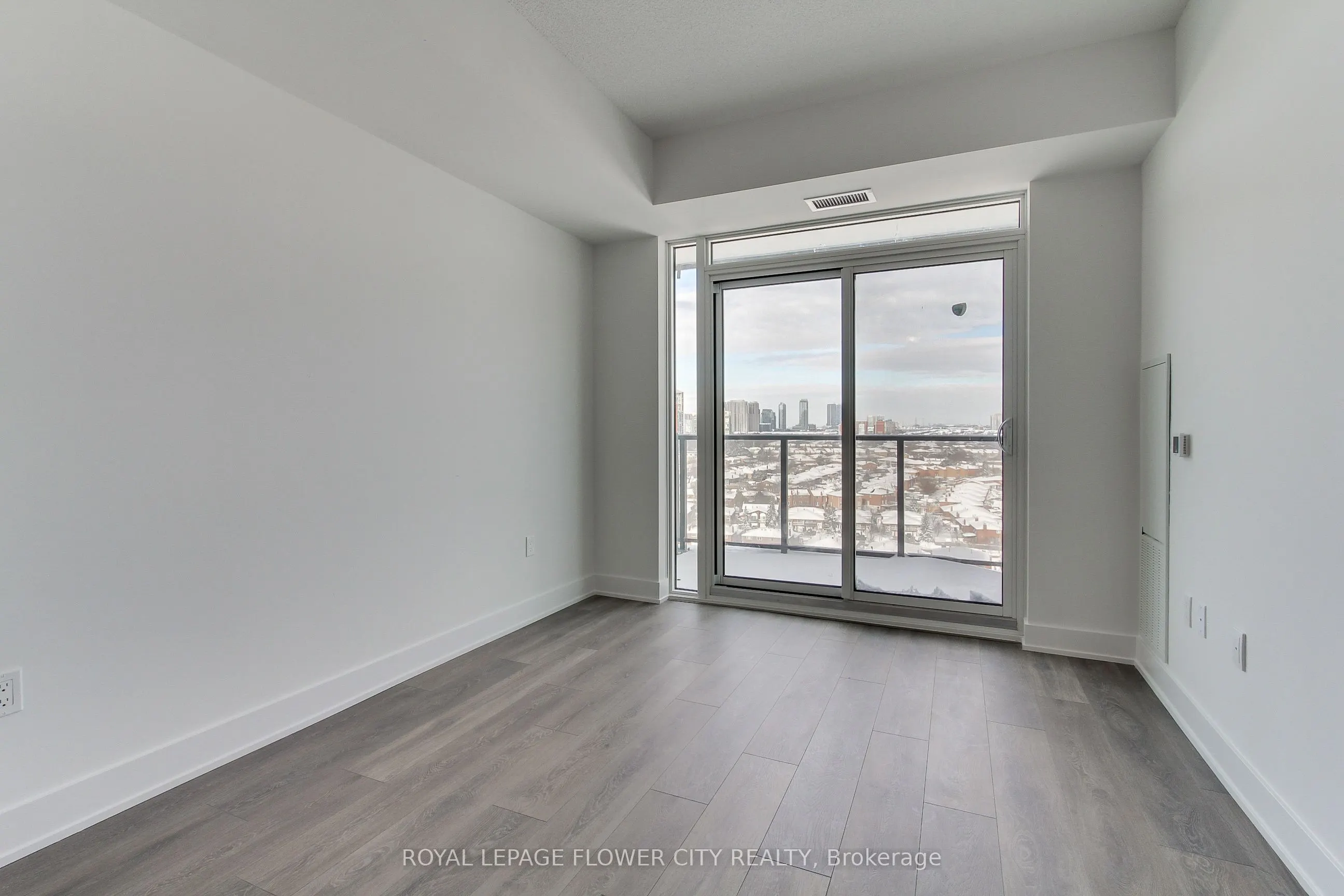 202 Burnhamthorpe Road E, #1506