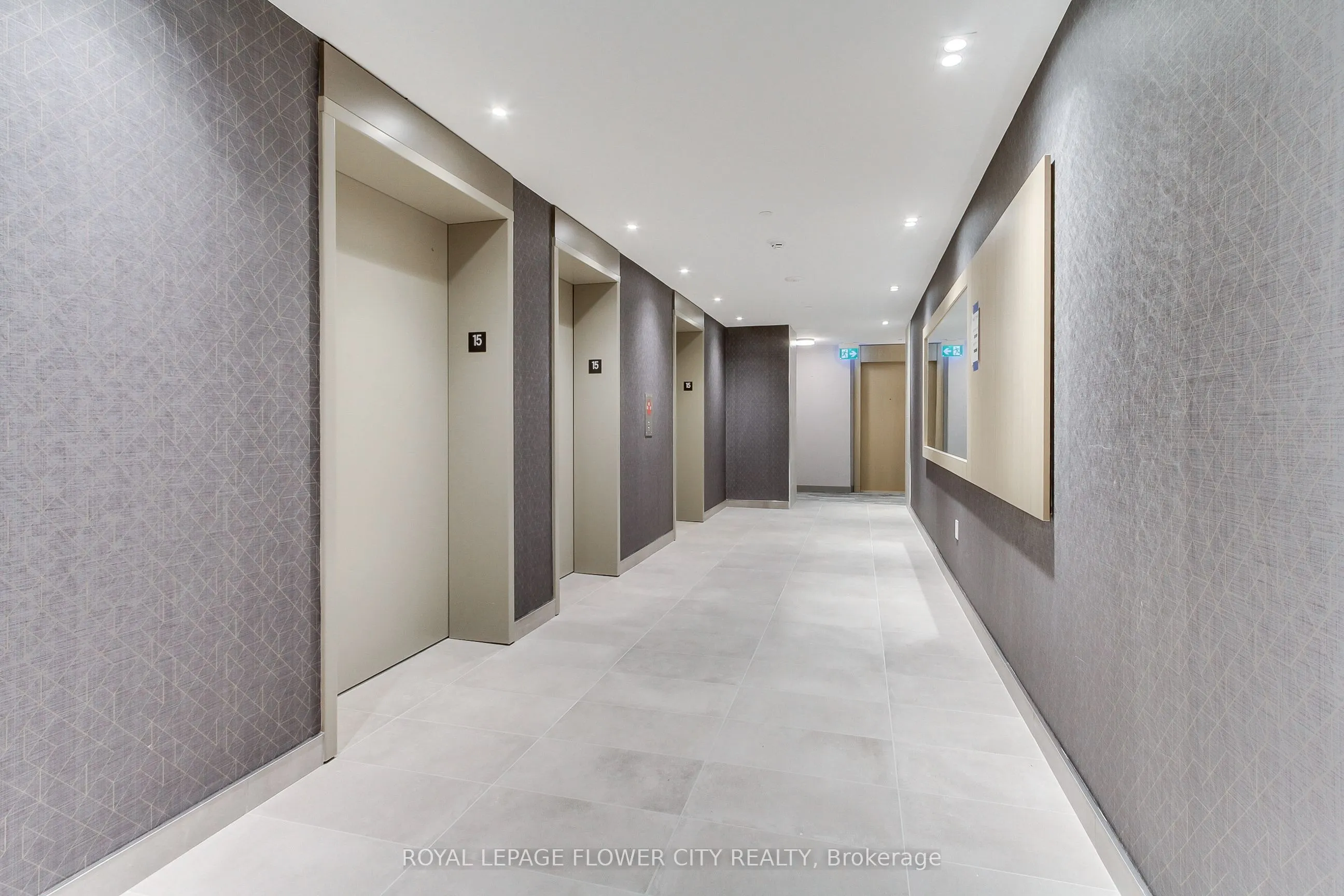 202 Burnhamthorpe Road E, #1506