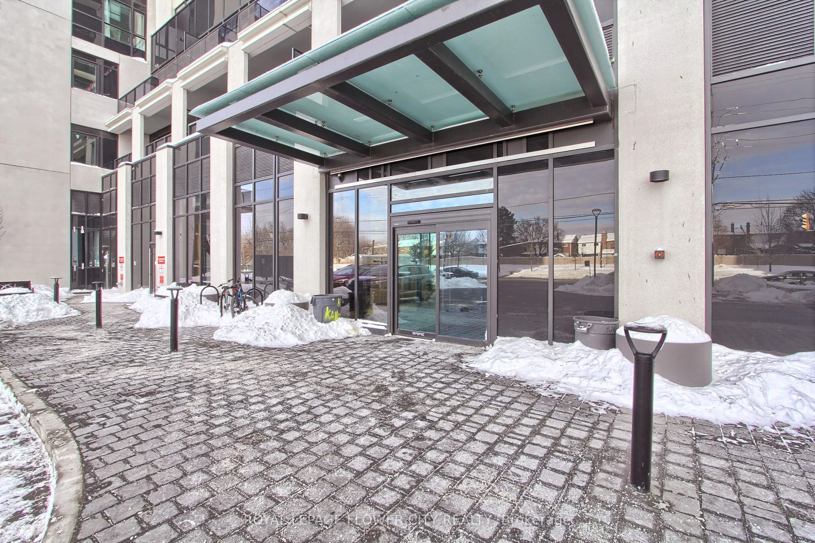 202 Burnhamthorpe Road E, #1506