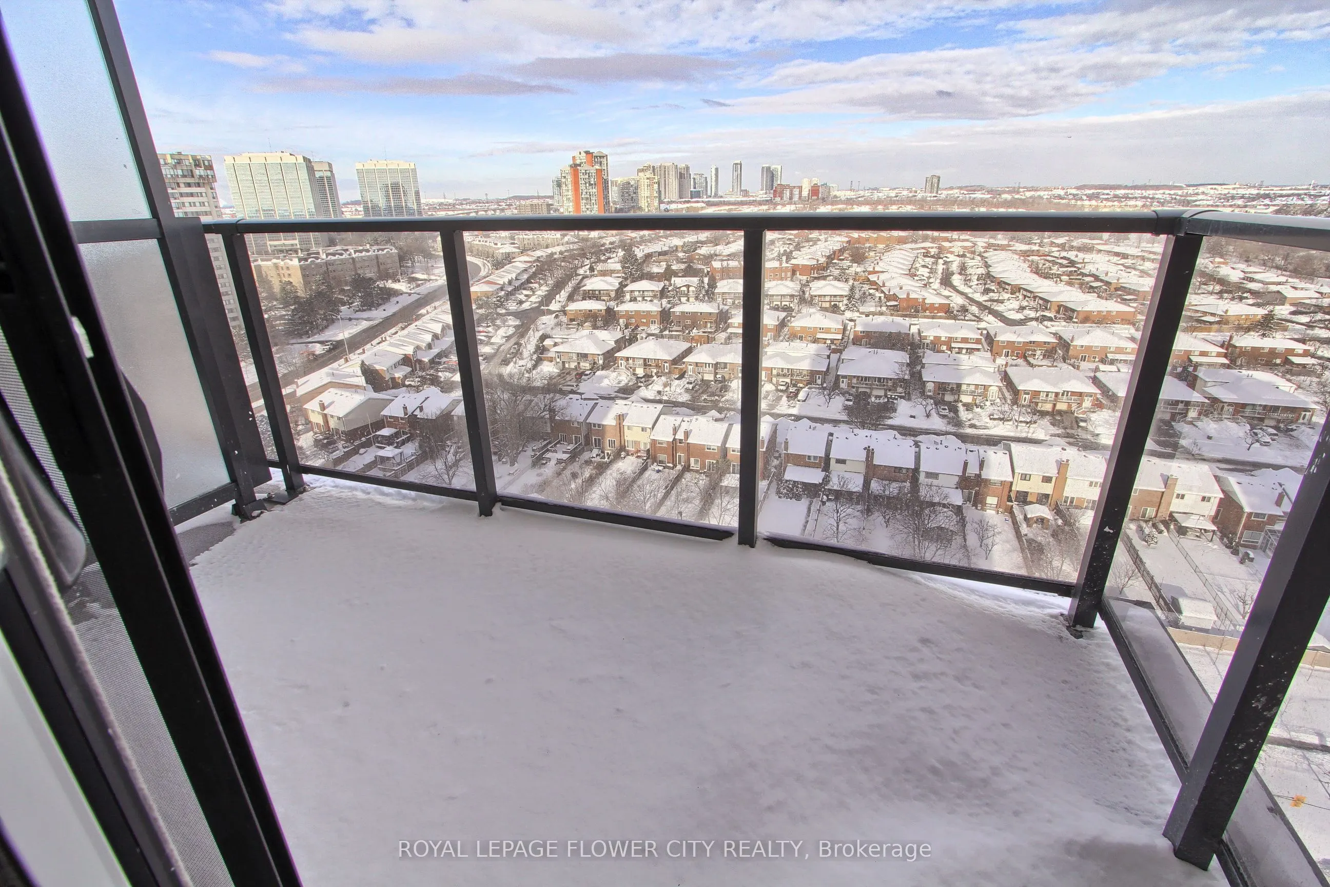 202 Burnhamthorpe Road E, #1506