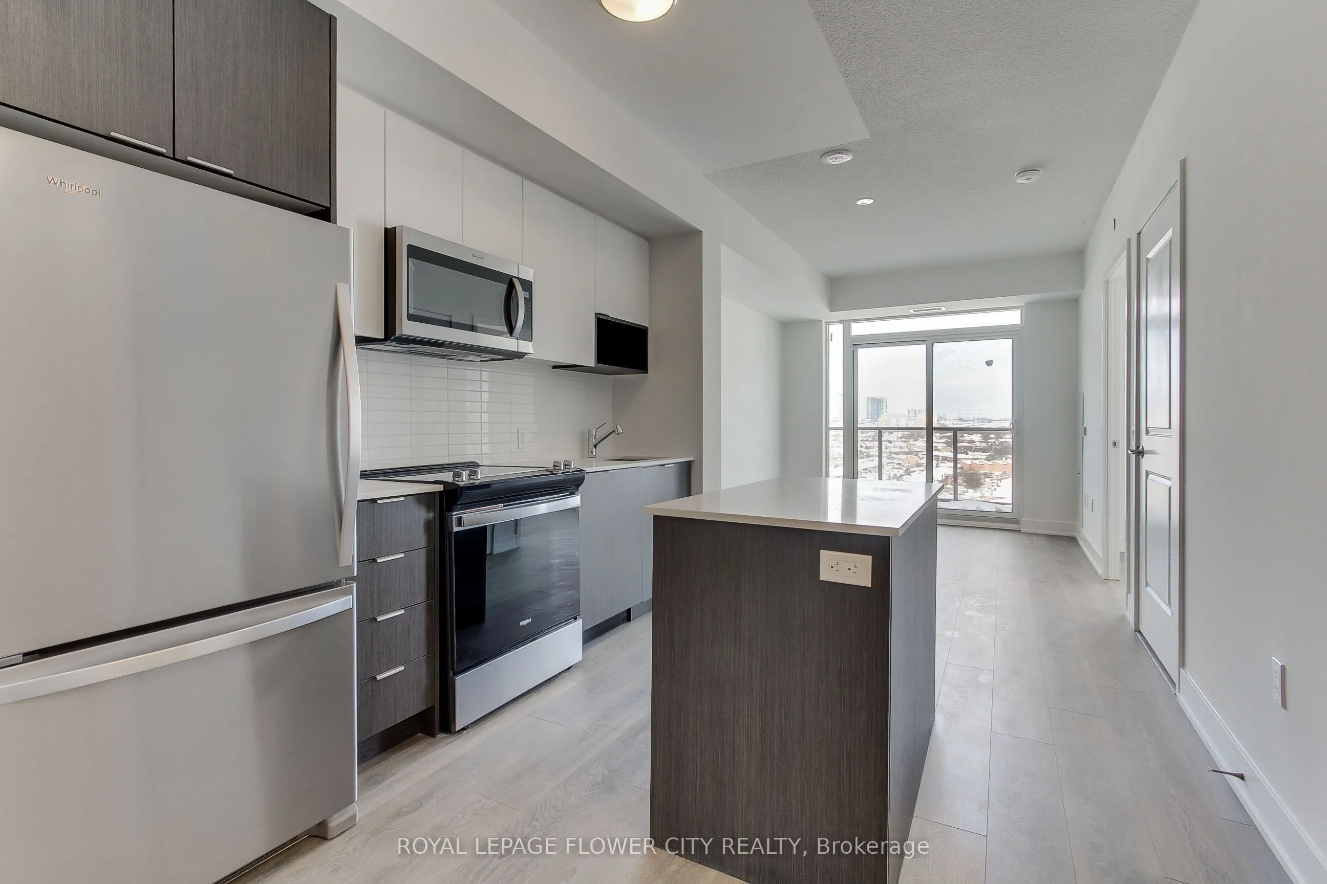202 Burnhamthorpe Road E, #1506