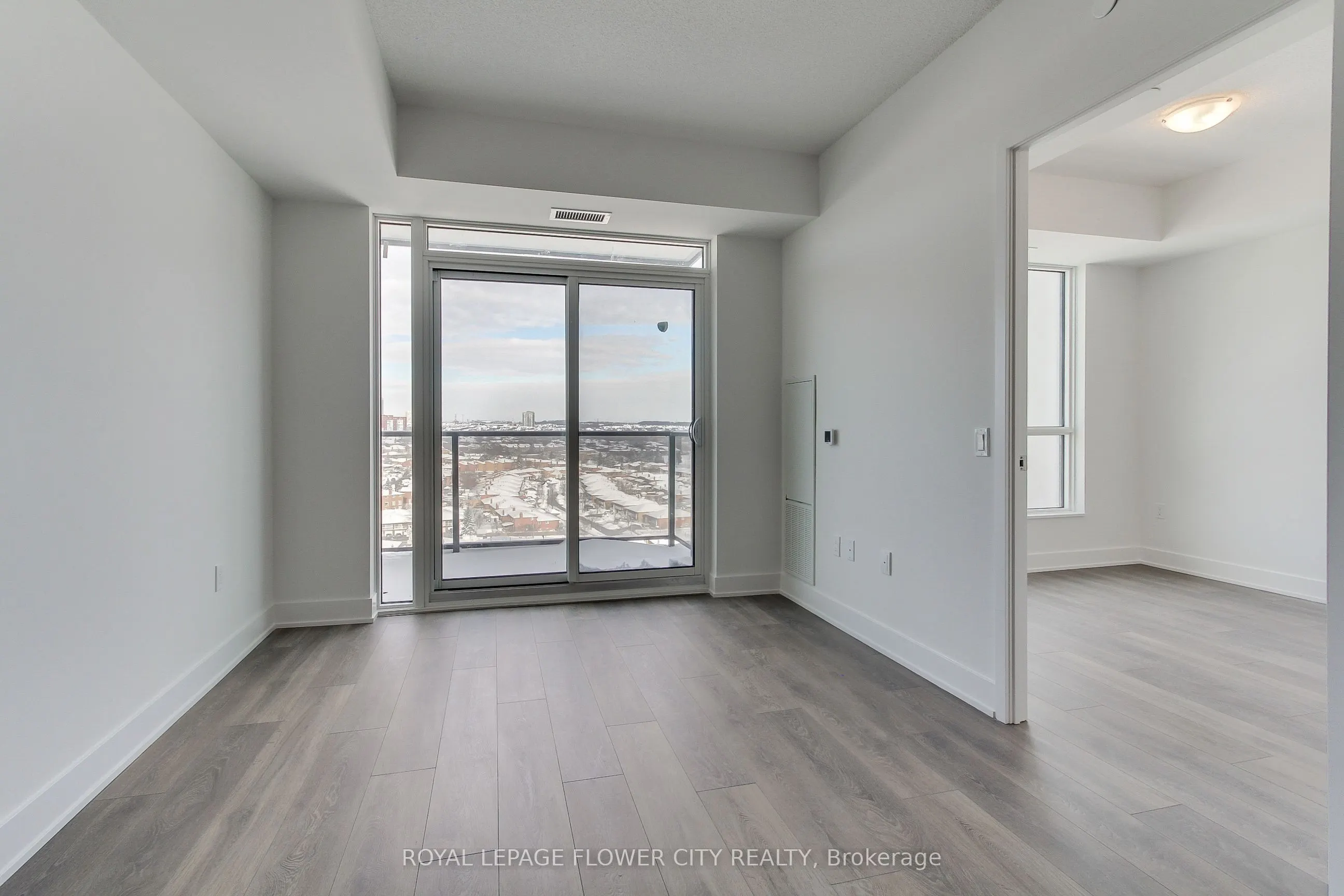 202 Burnhamthorpe Road E, #1506