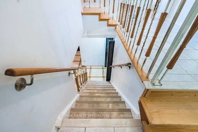 61 Brewster Crescent