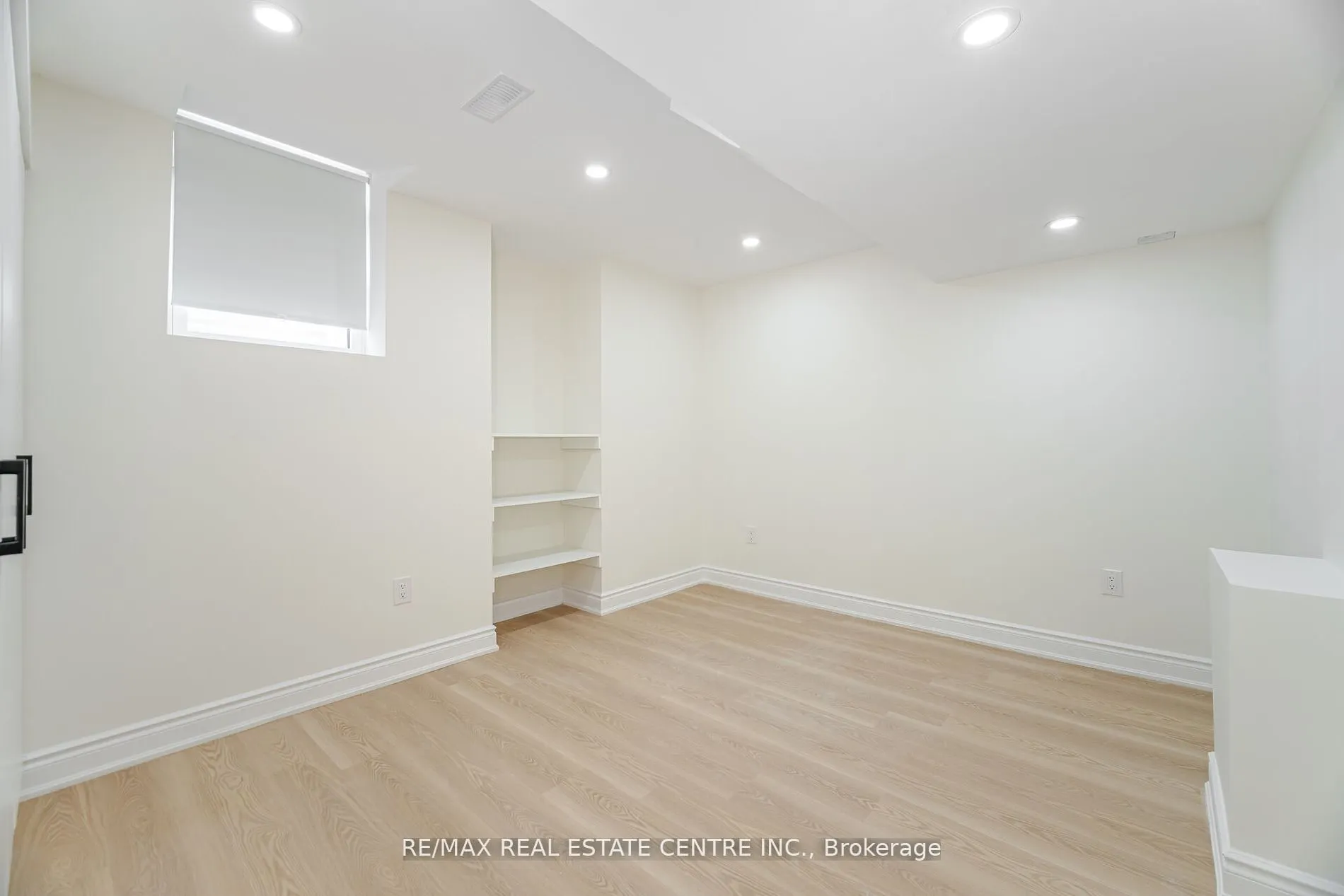 351 Greenless Circle, #Lower