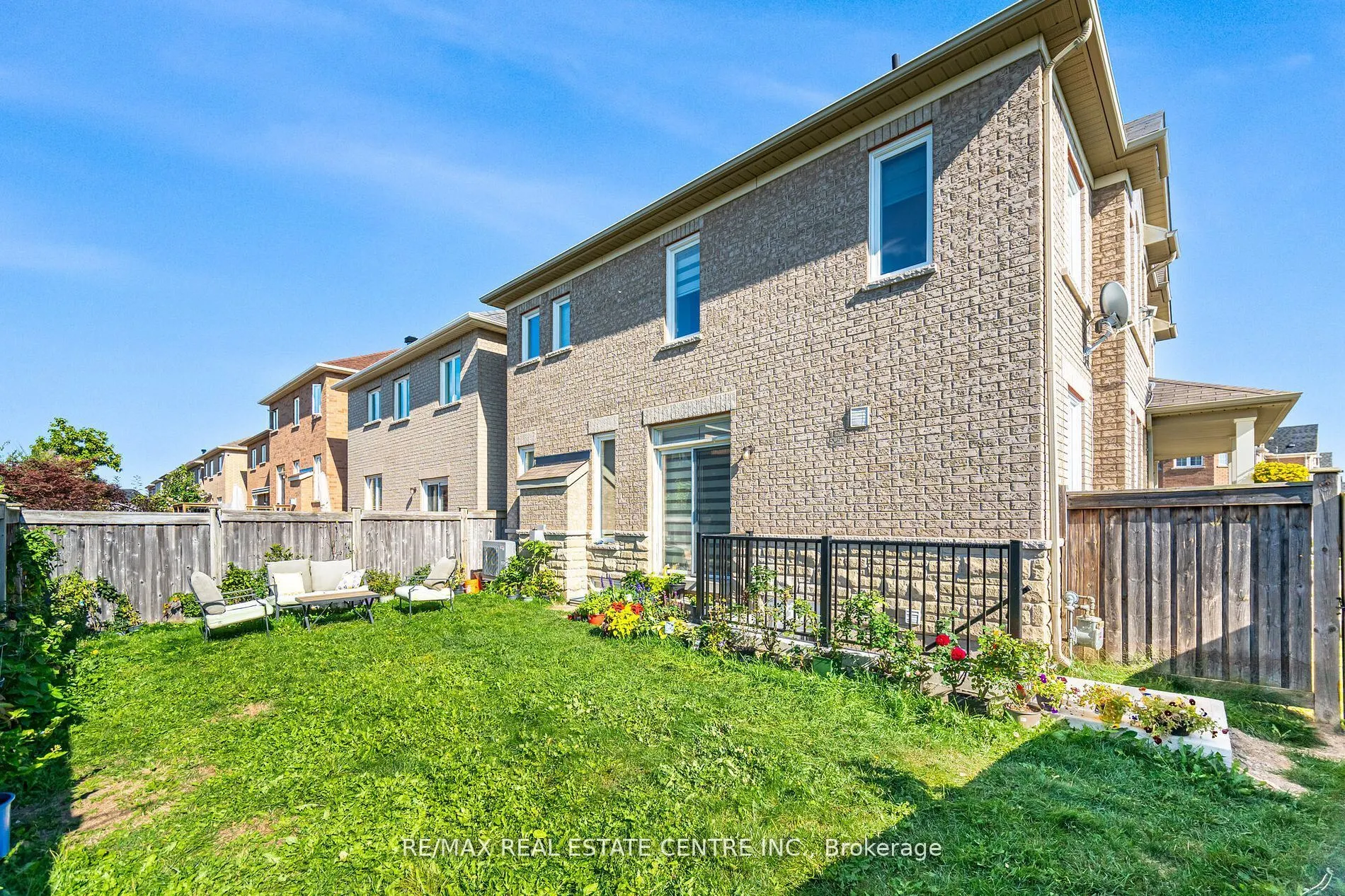 351 Greenless Circle, #Lower