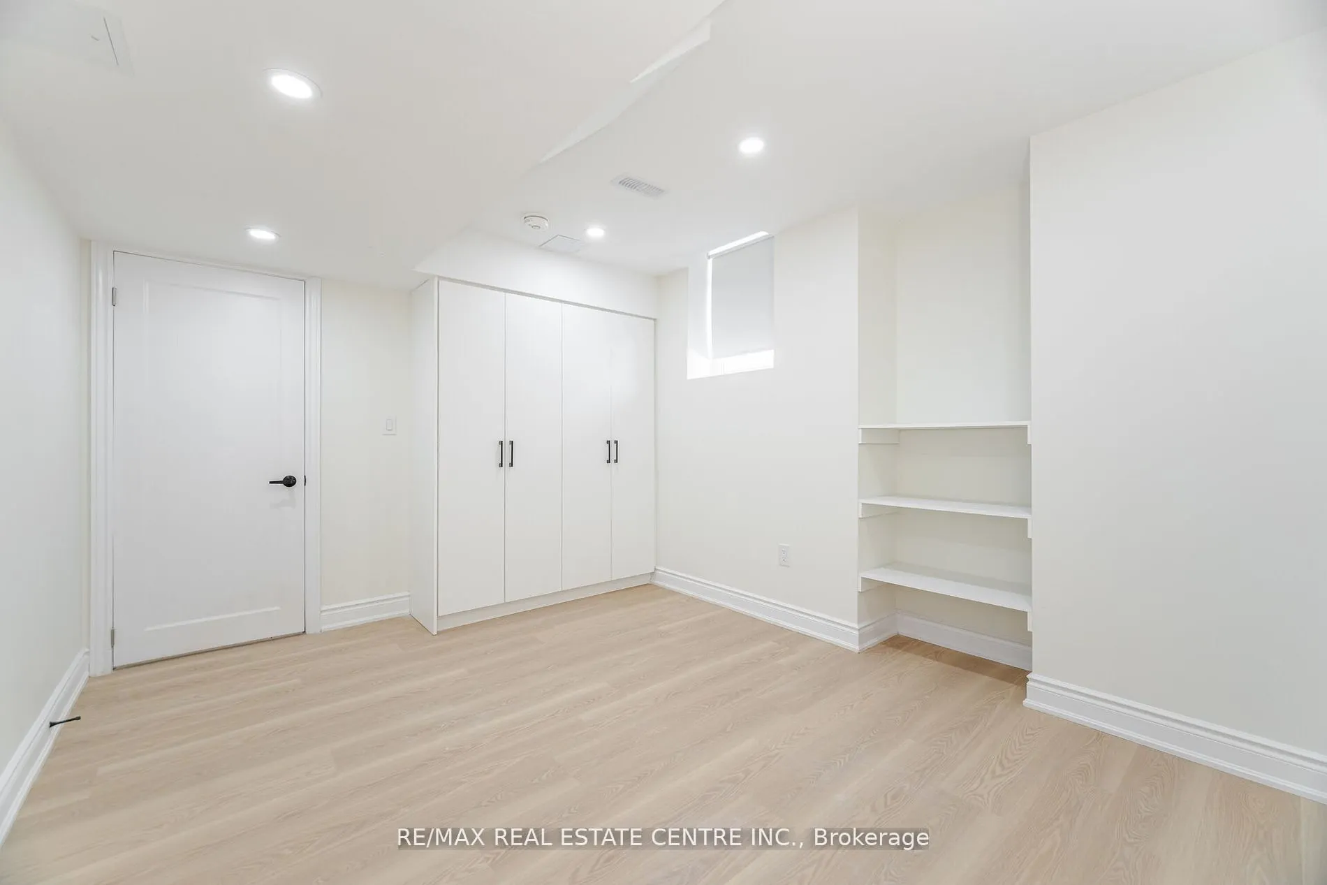 351 Greenless Circle, #Lower