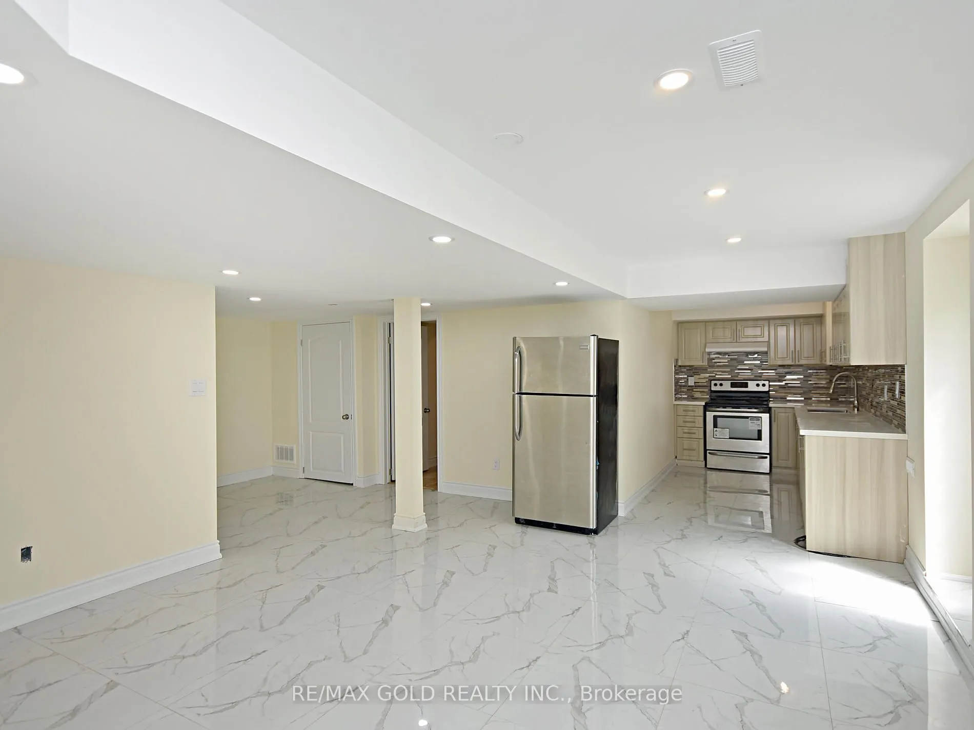 110 Banbridge Crescent, #Lower