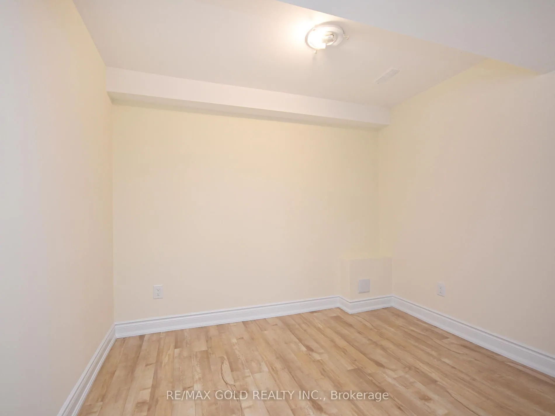 110 Banbridge Crescent, #Lower