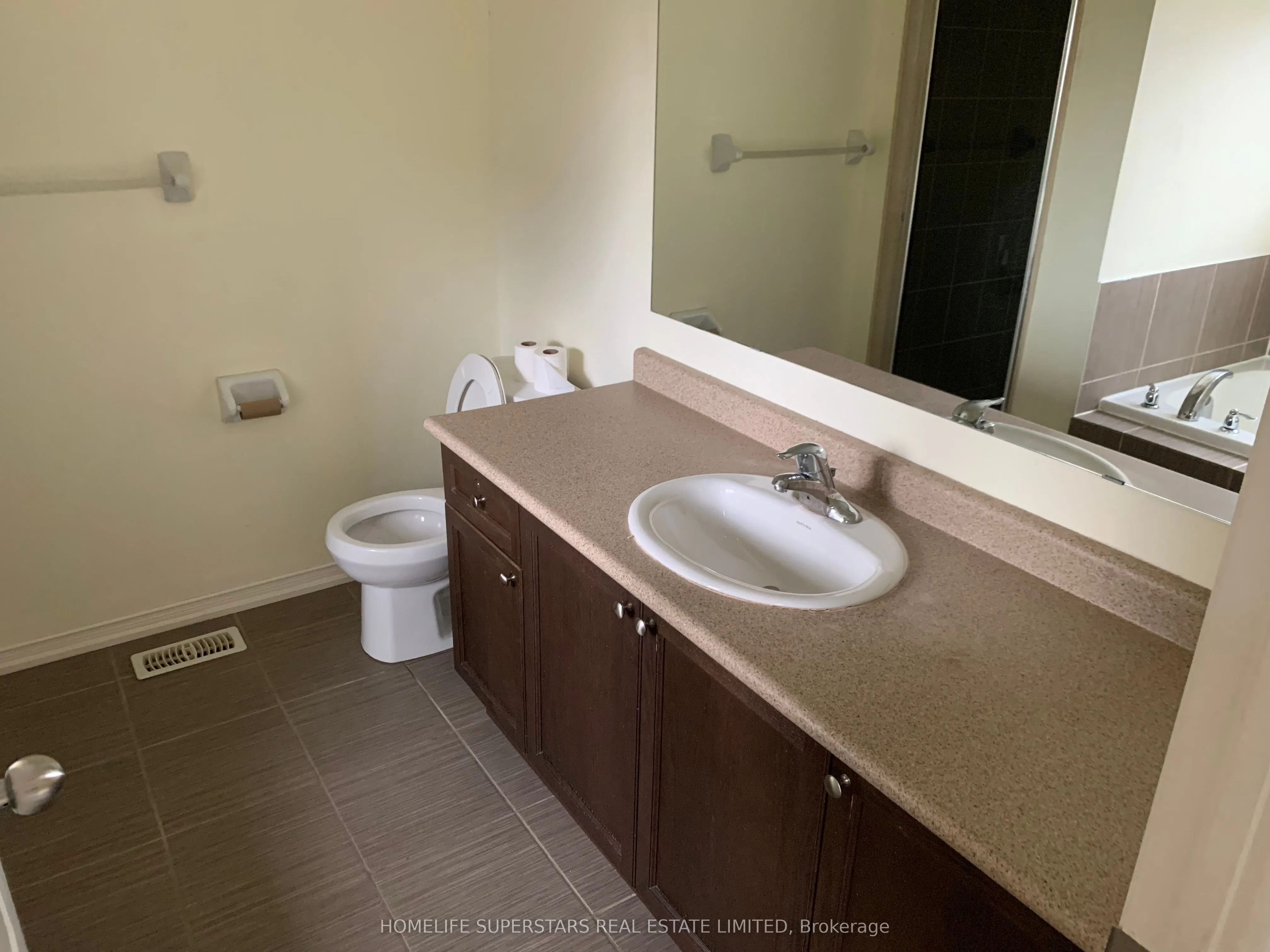 72 Loftsmoor Drive, #Upper