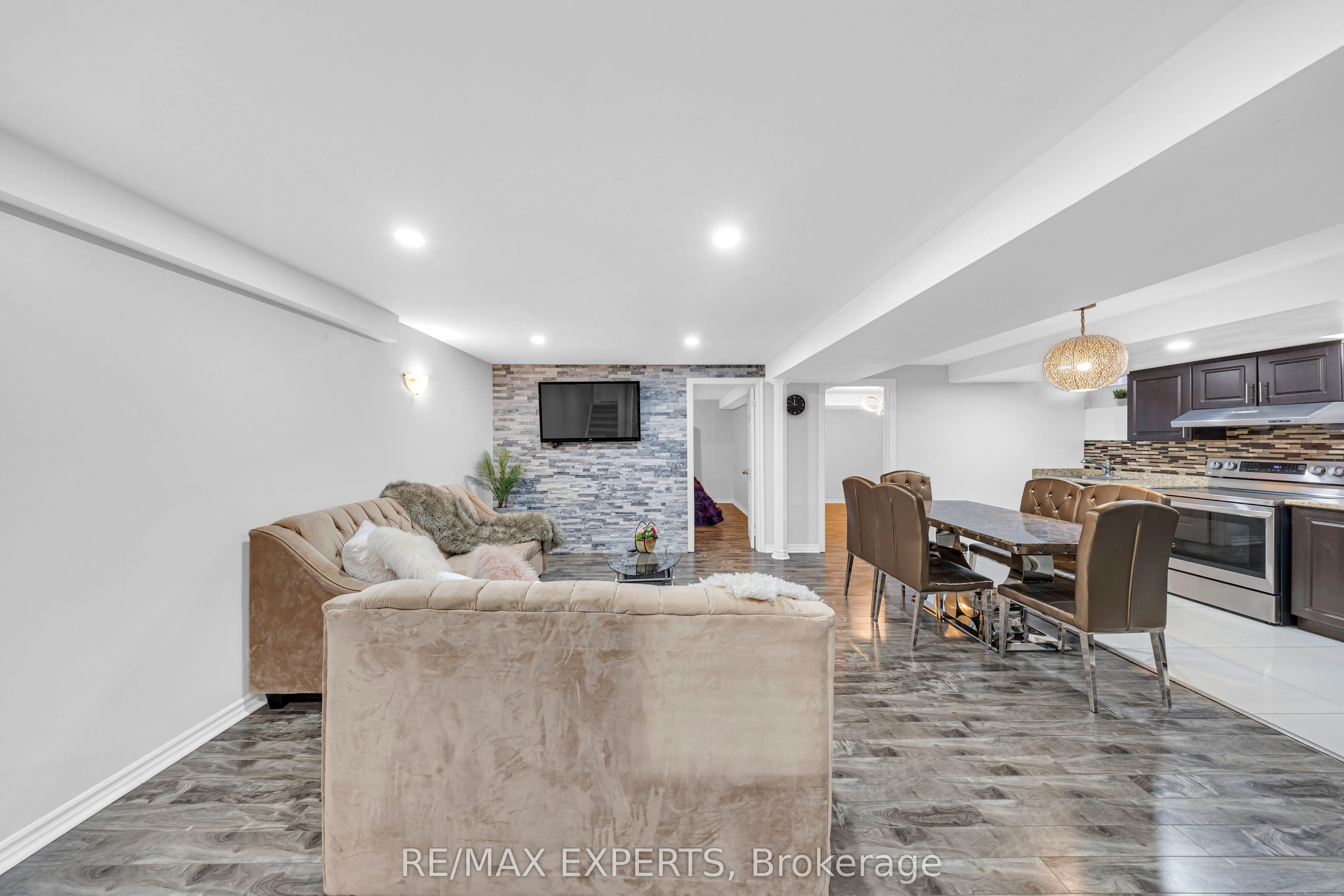 1103 Blueheron Boulevard