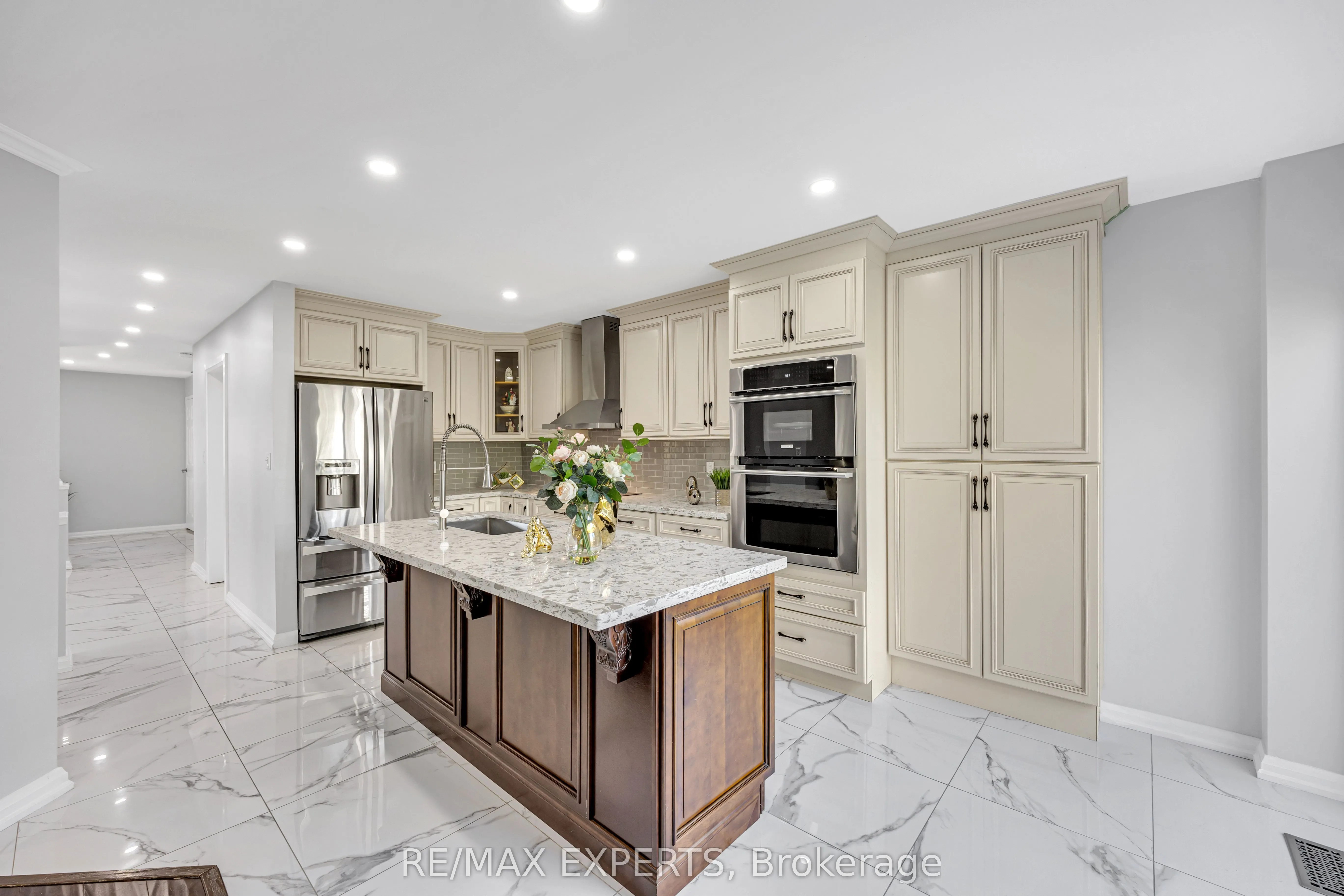 1103 Blueheron Boulevard