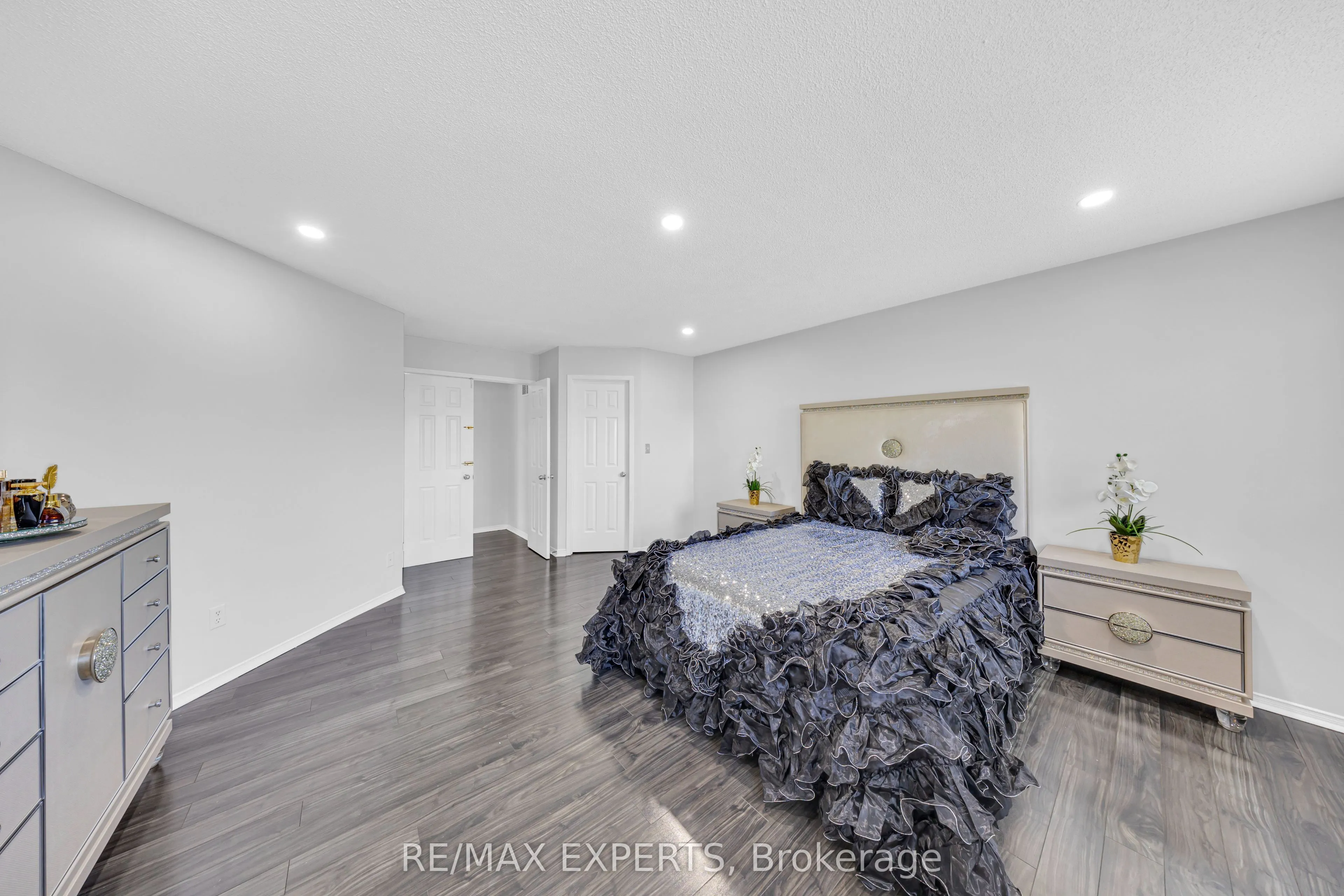 1103 Blueheron Boulevard