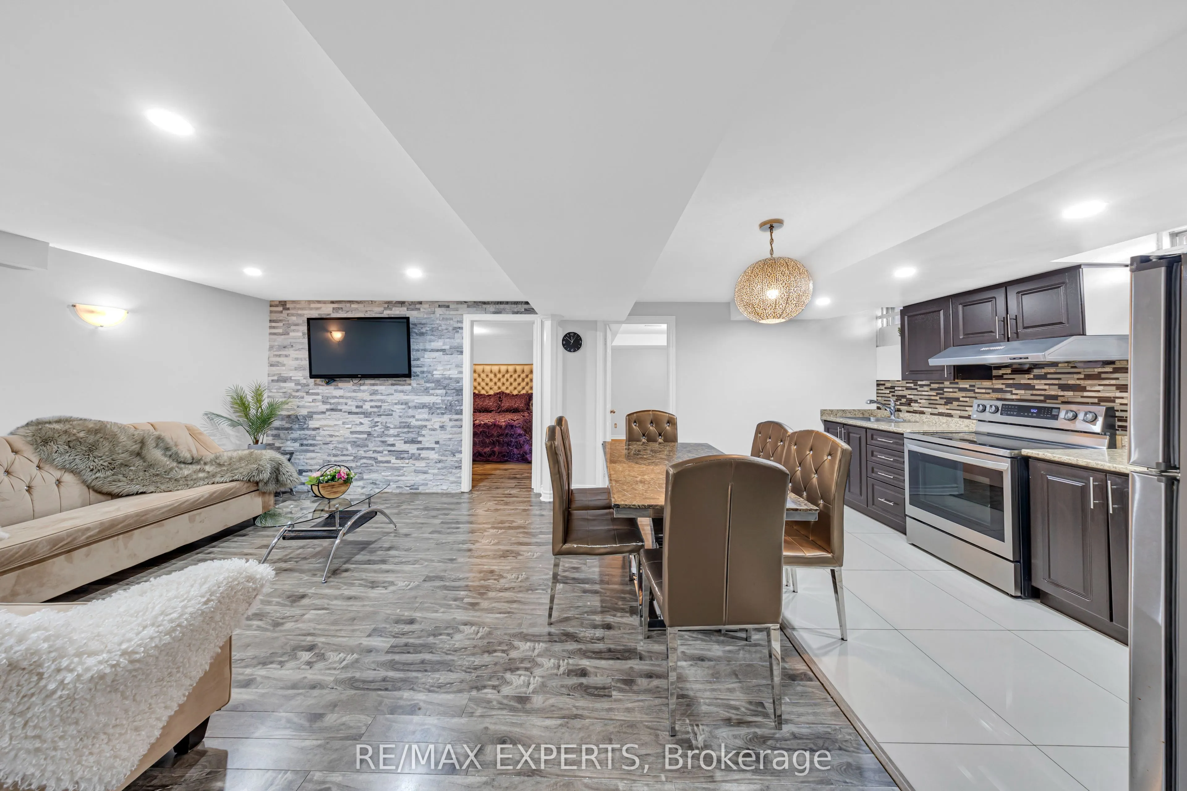 1103 Blueheron Boulevard