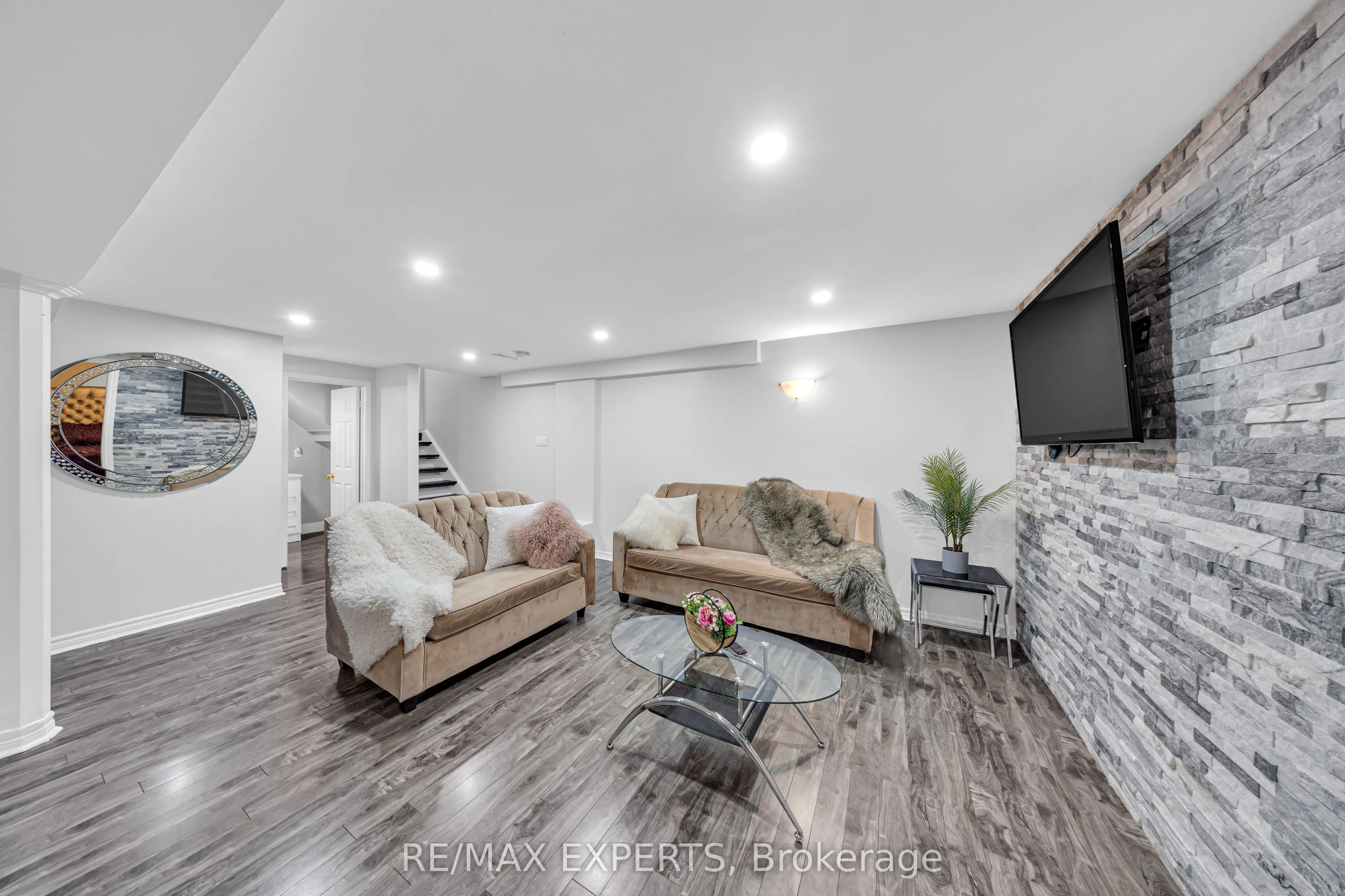 1103 Blueheron Boulevard