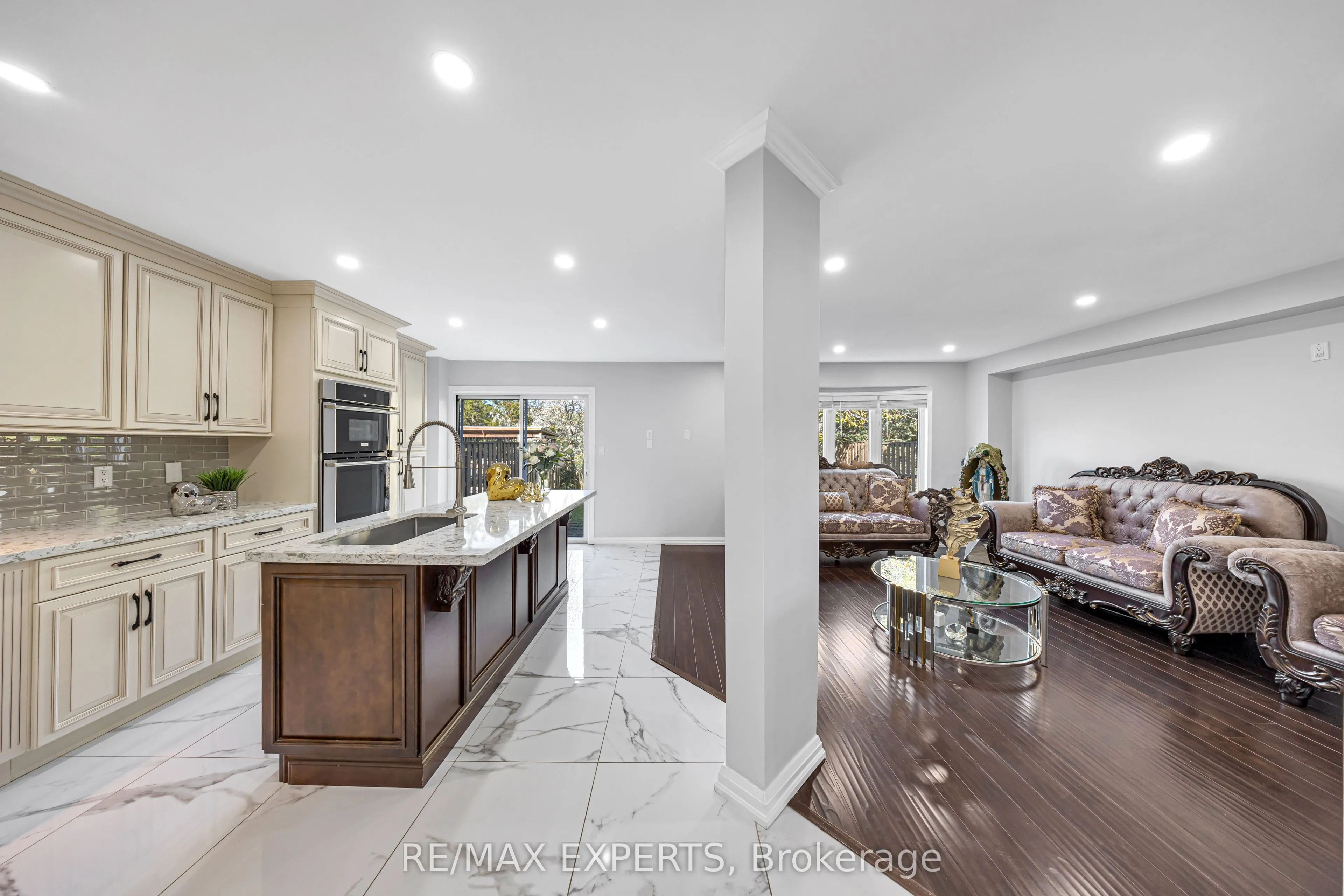 1103 Blueheron Boulevard