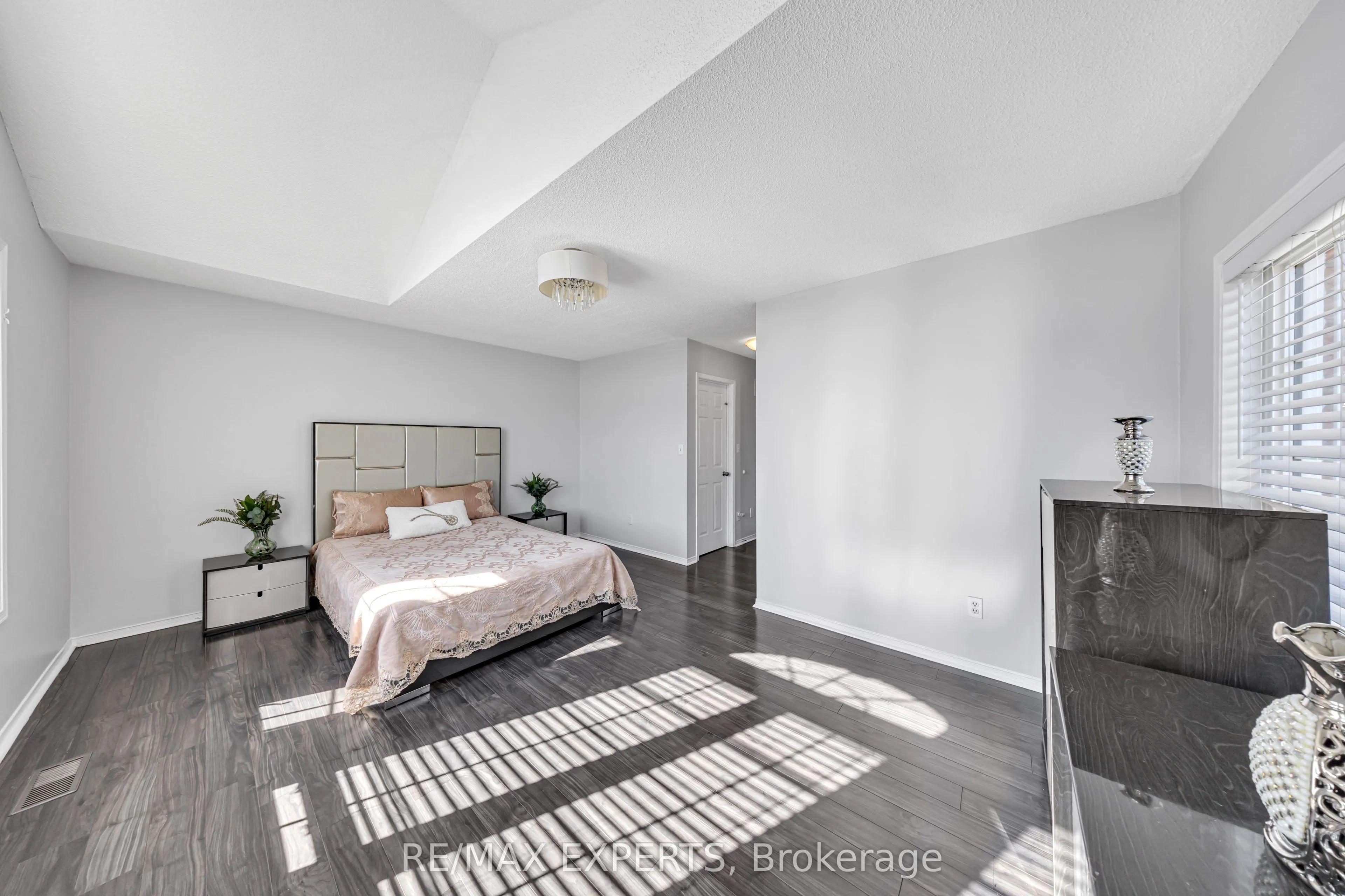 1103 Blueheron Boulevard
