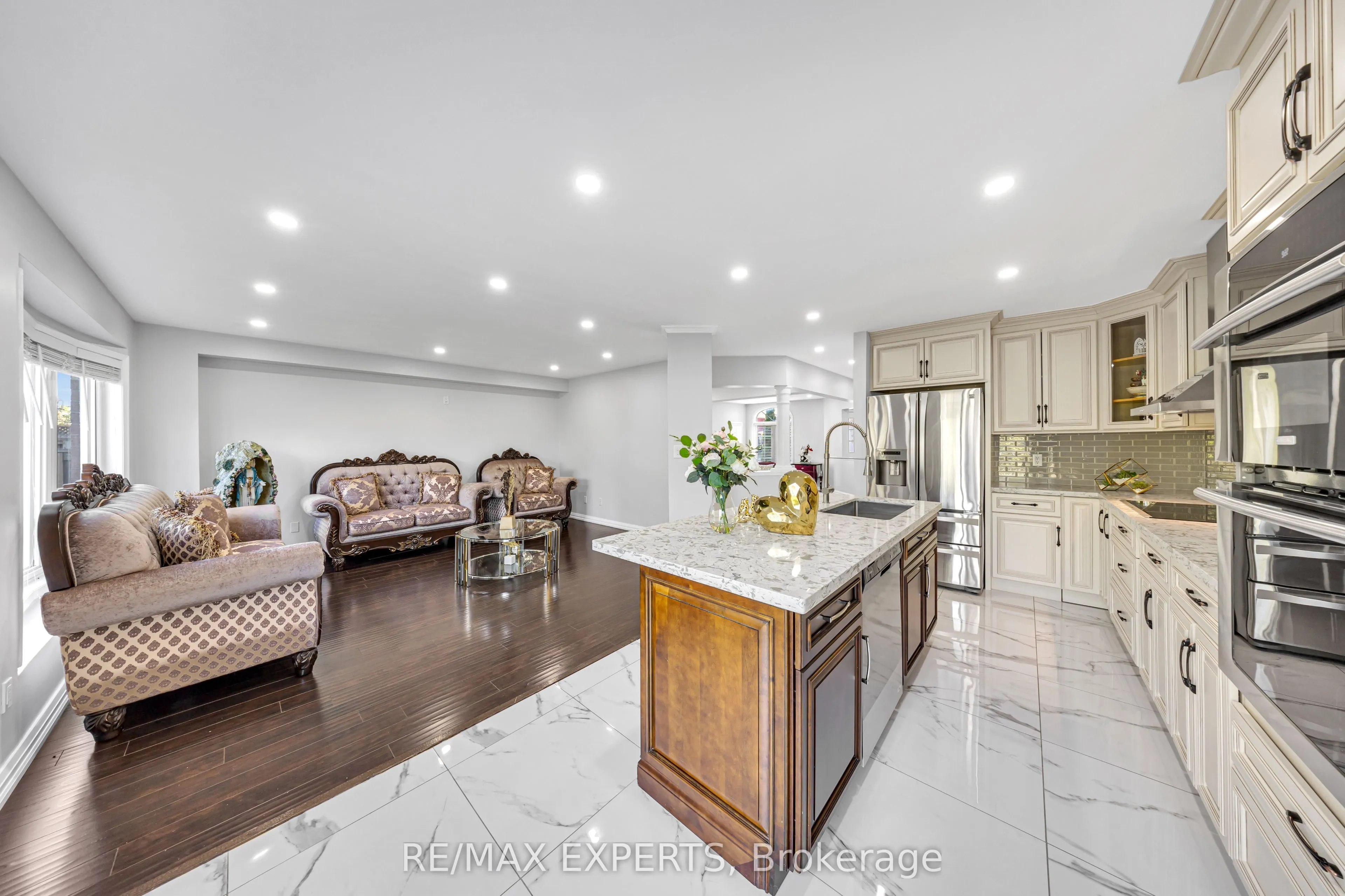 1103 Blueheron Boulevard