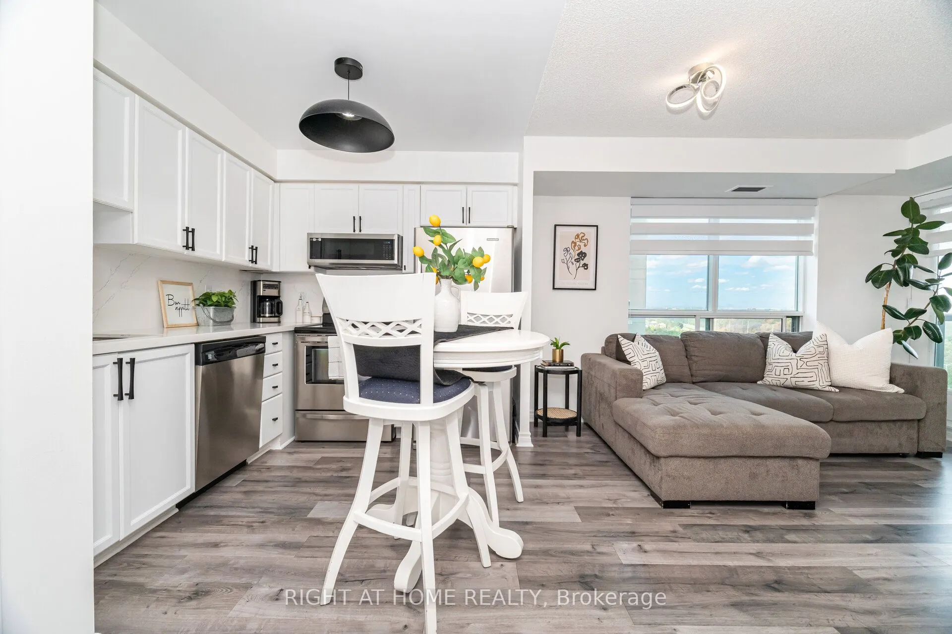 2545 Erin Centre Boulevard, #1211