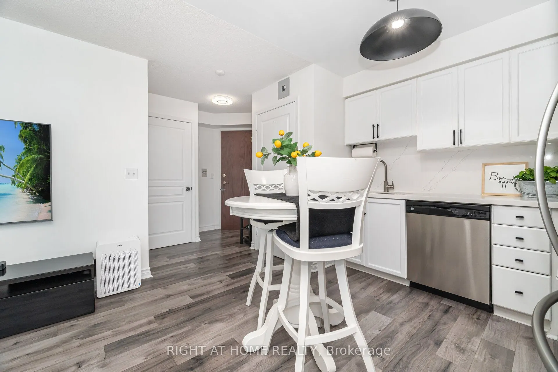 2545 Erin Centre Boulevard, #1211