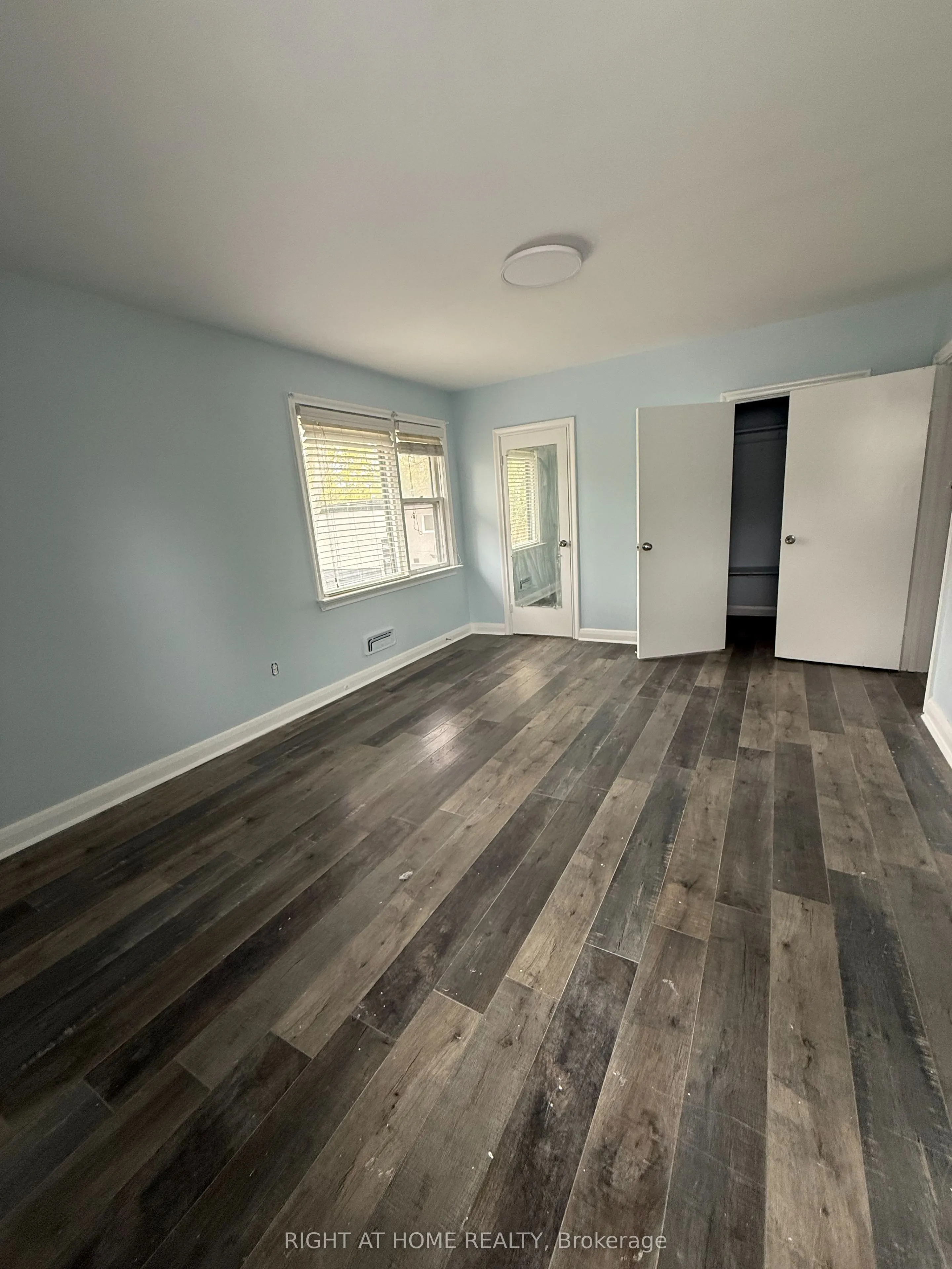 115 Main Street S