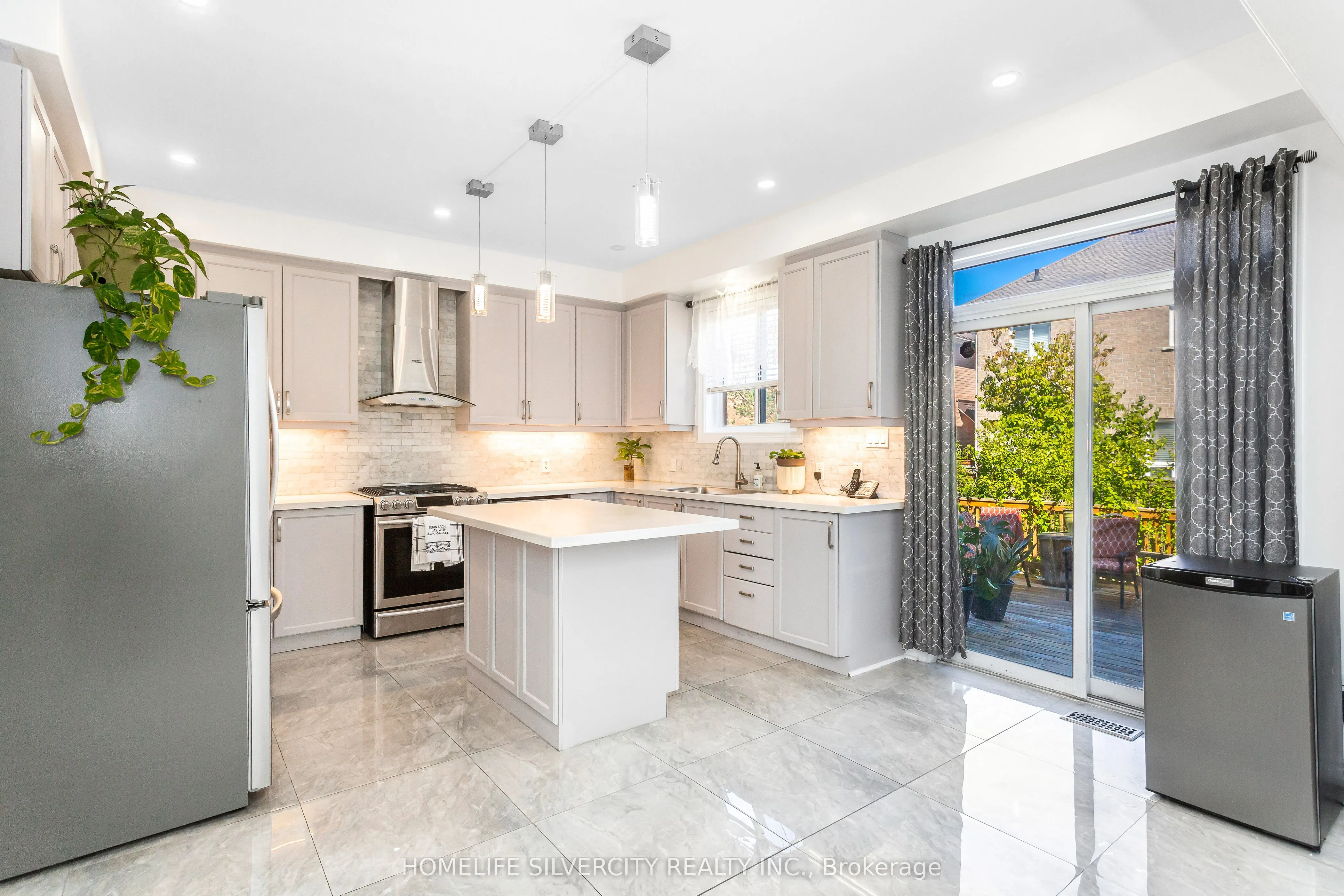 7 Okanagan Drive