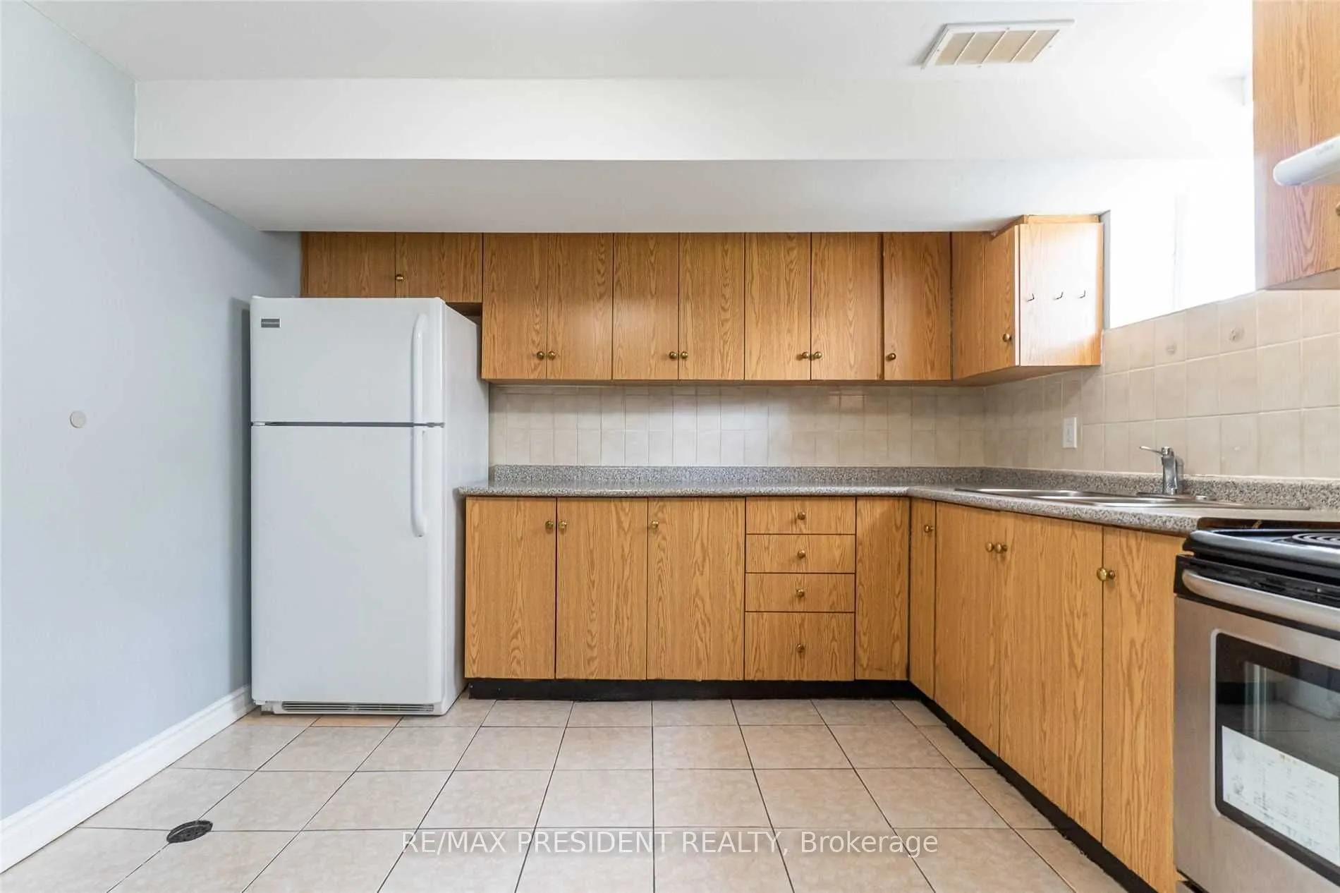 17 Manitou Crescent, #Basement