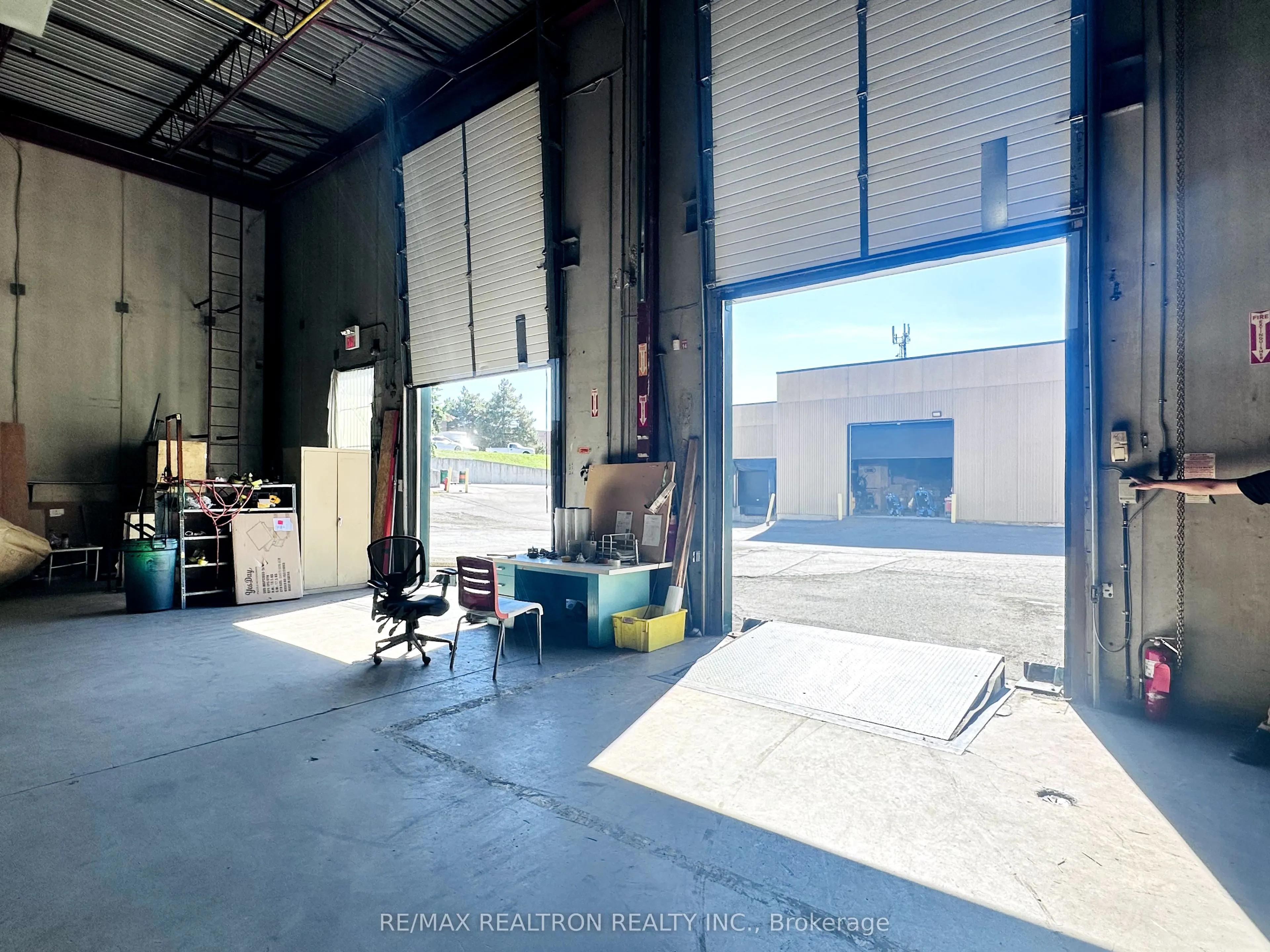 180 Traders Boulevard E