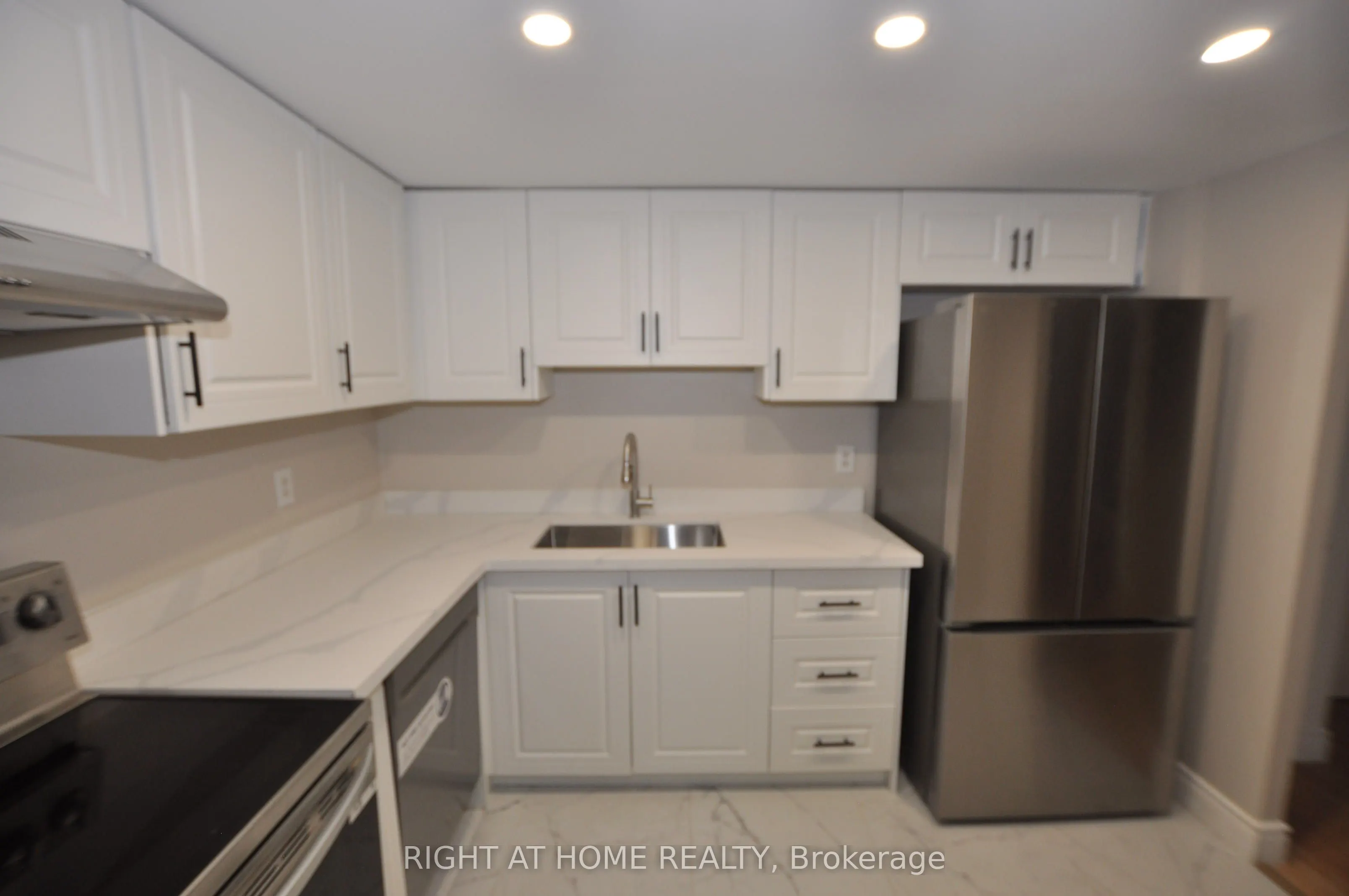 115 Hillcrest Avenue, #815