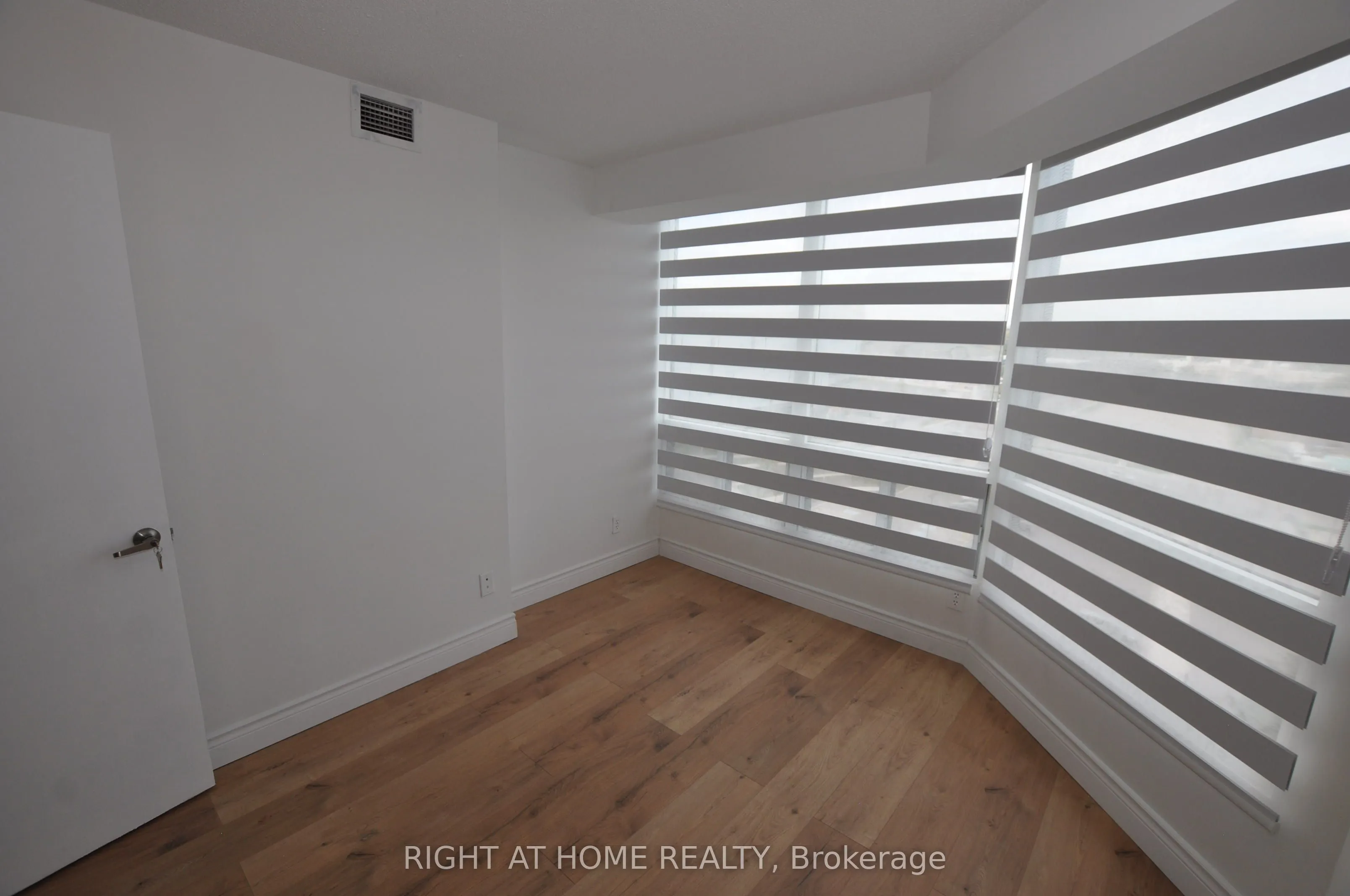 115 Hillcrest Avenue, #815