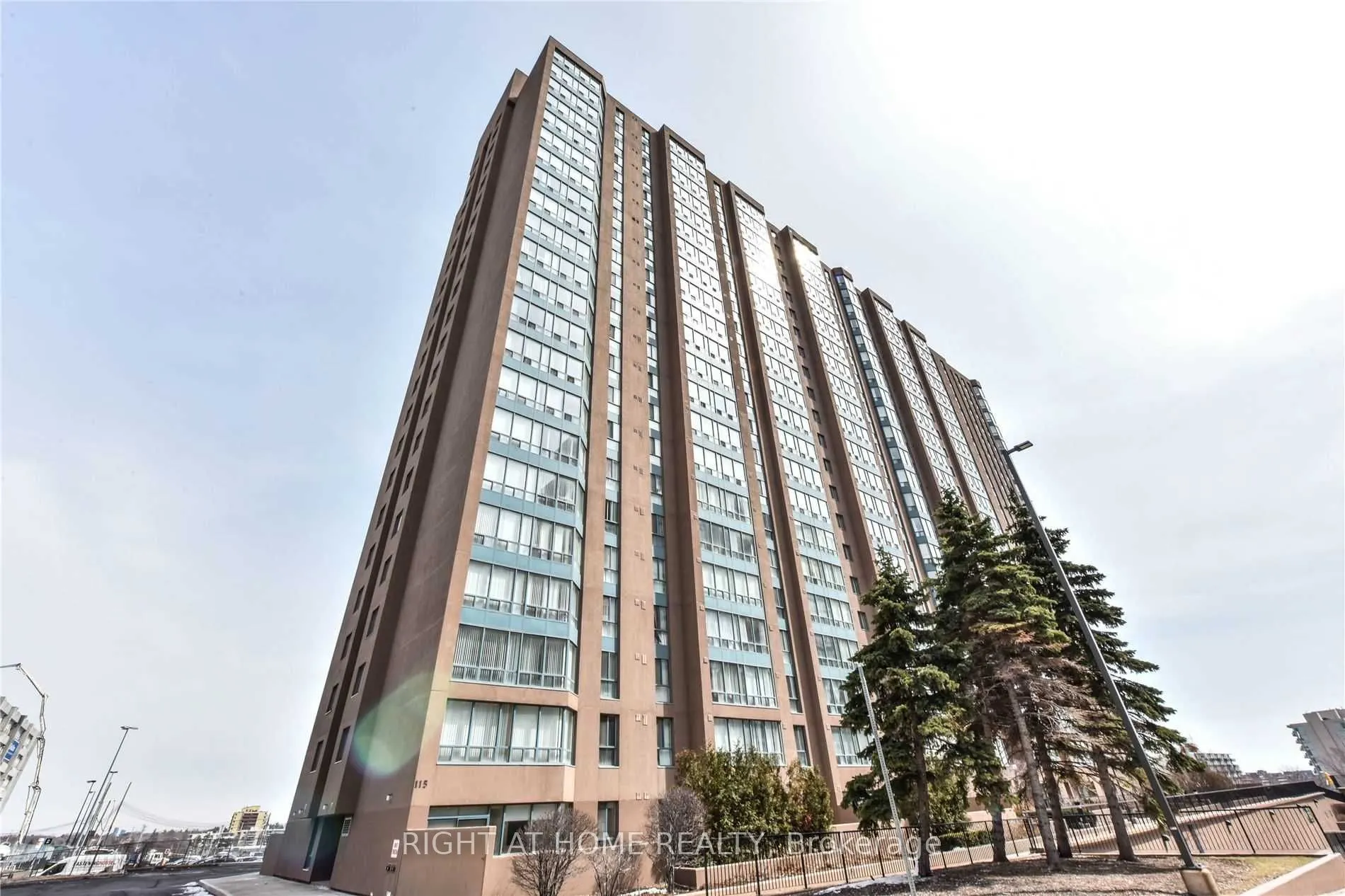115 Hillcrest Avenue, #815
