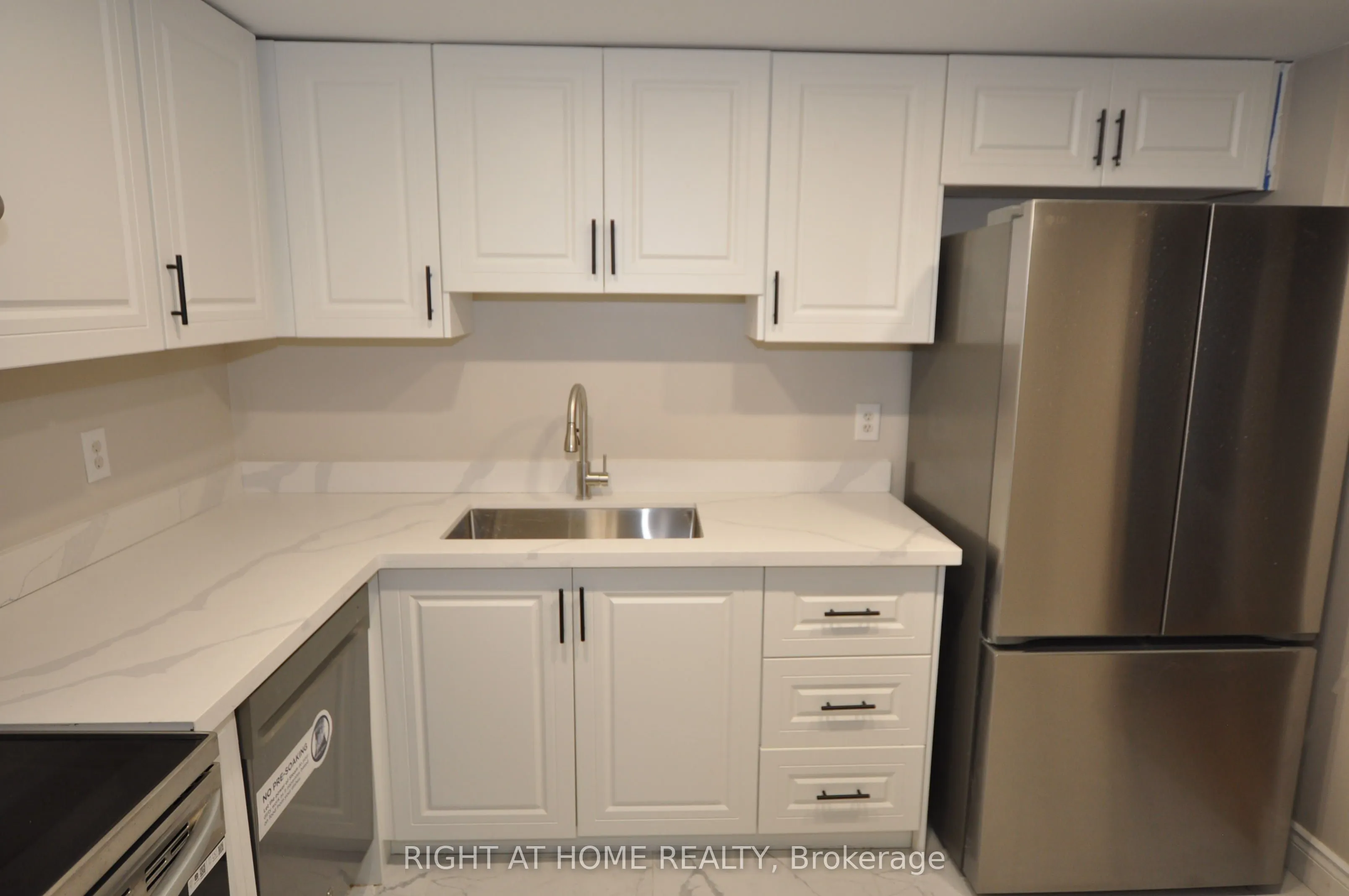 115 Hillcrest Avenue, #815