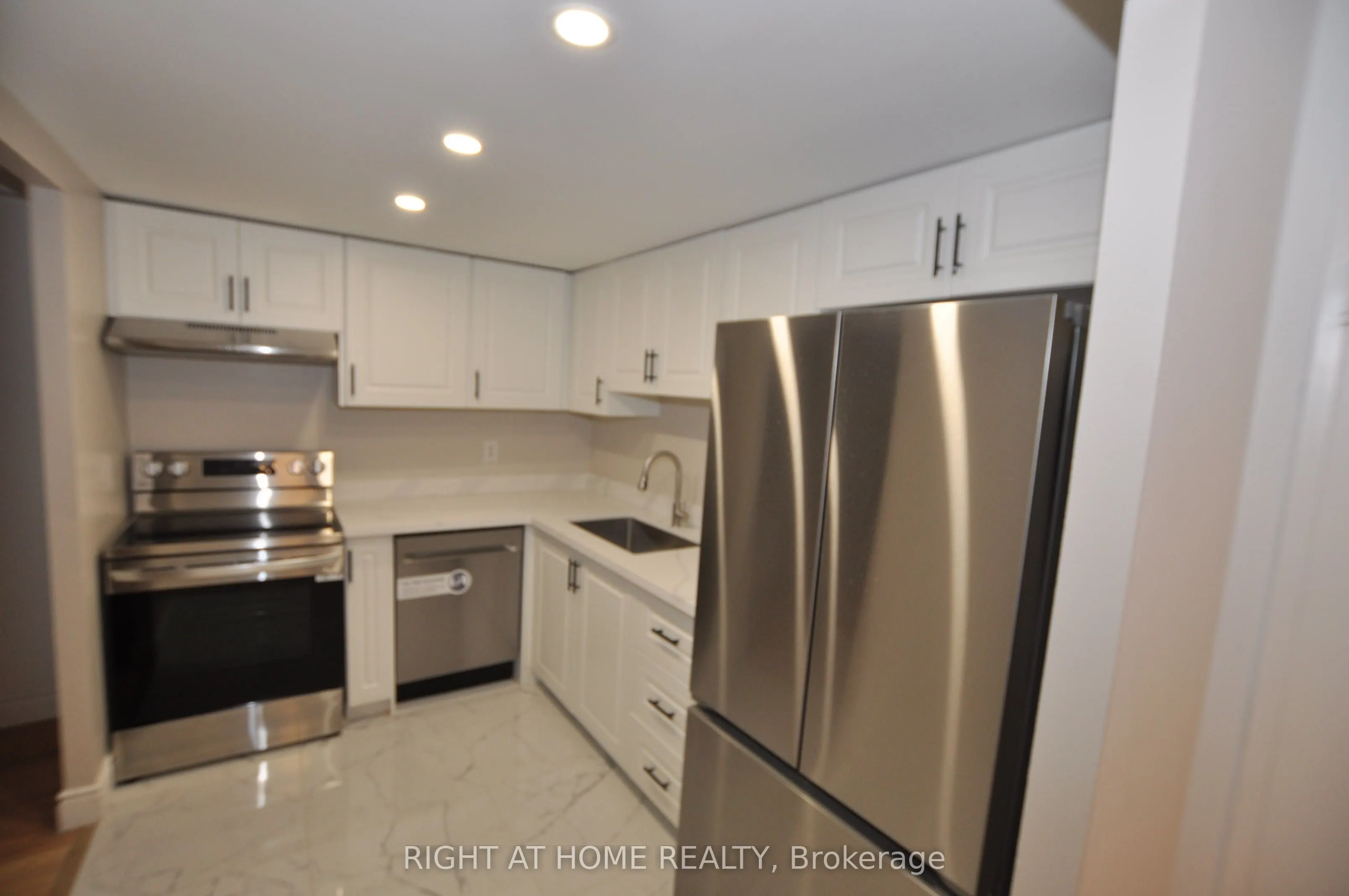 115 Hillcrest Avenue, #815