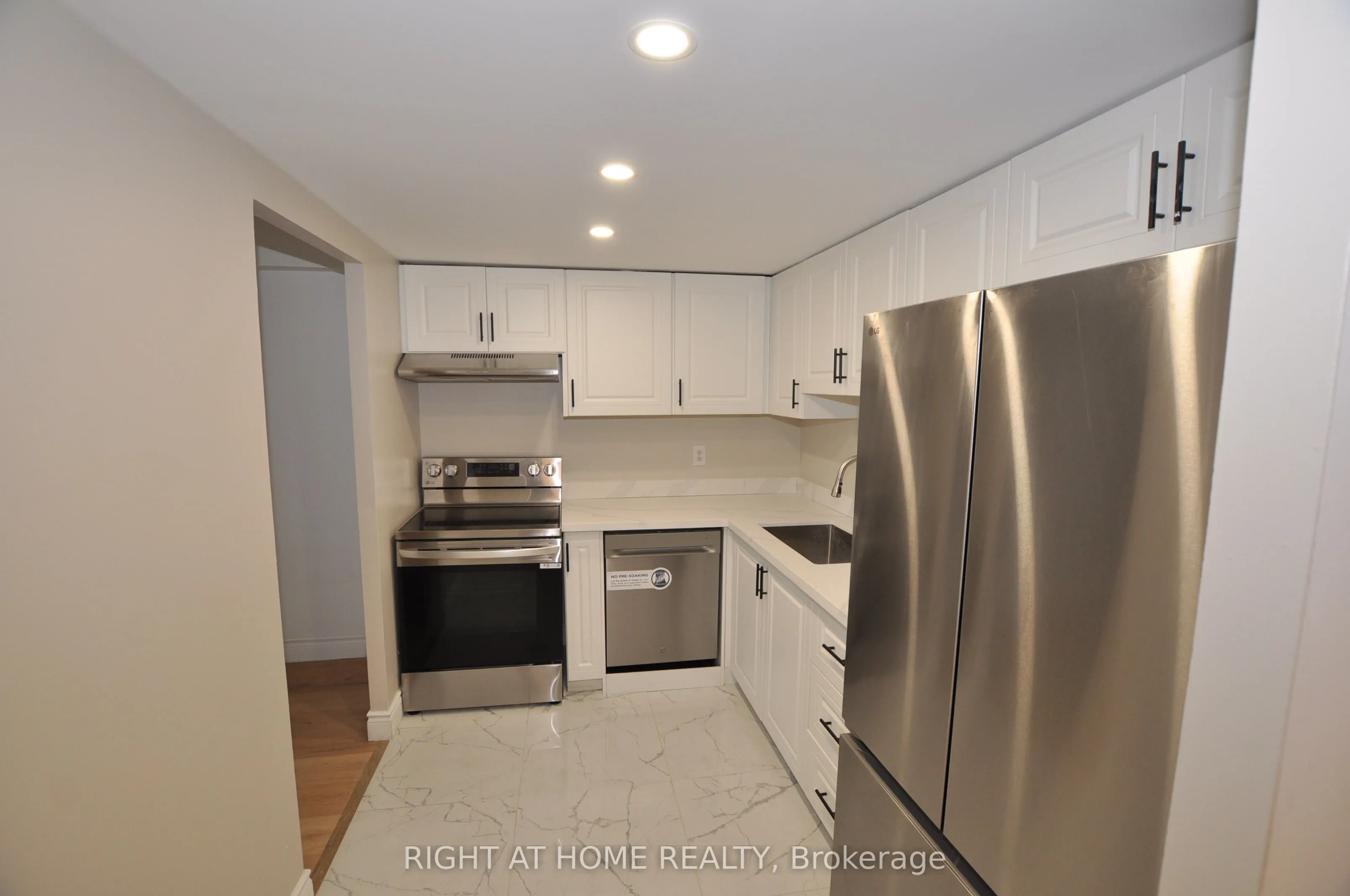 115 Hillcrest Avenue, #815