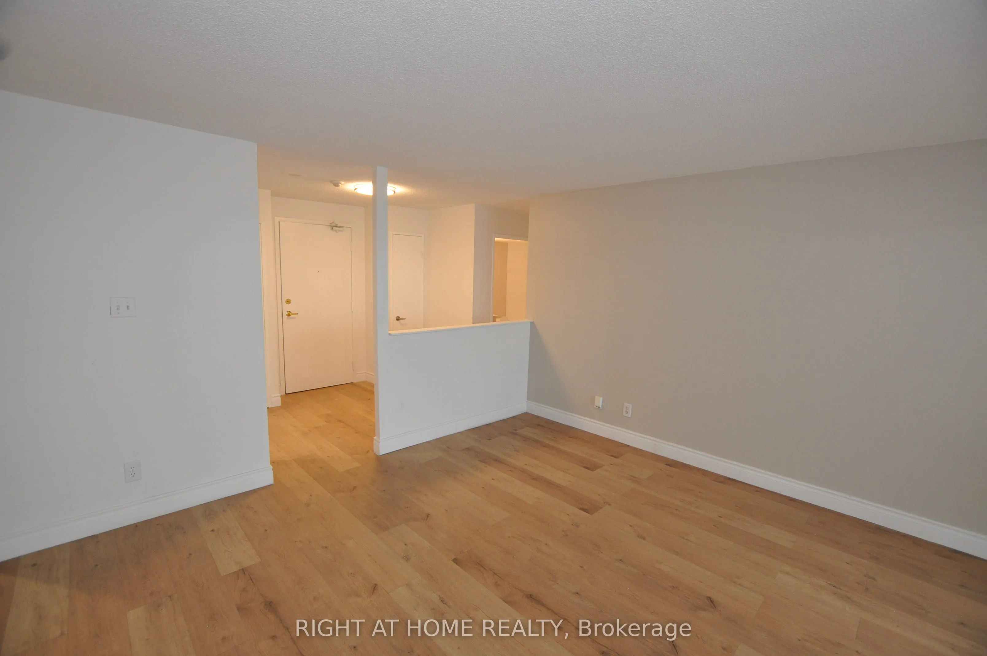 115 Hillcrest Avenue, #815